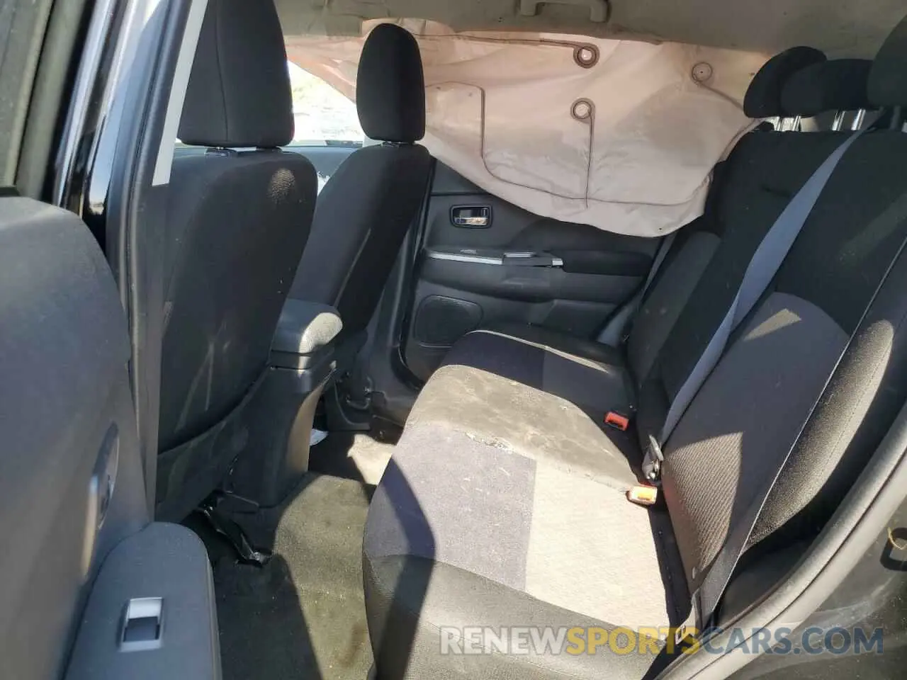 10 fotografías del automóvil dañado JA4AP4AU2KU027442 MITSUBISHI OUTLANDER 2019