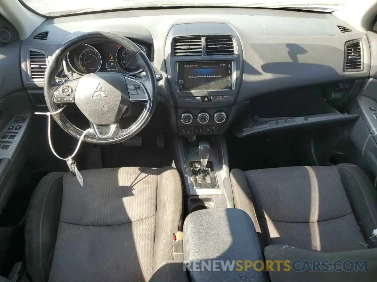 8 fotografías del automóvil dañado JA4AP4AU2KU027442 MITSUBISHI OUTLANDER 2019