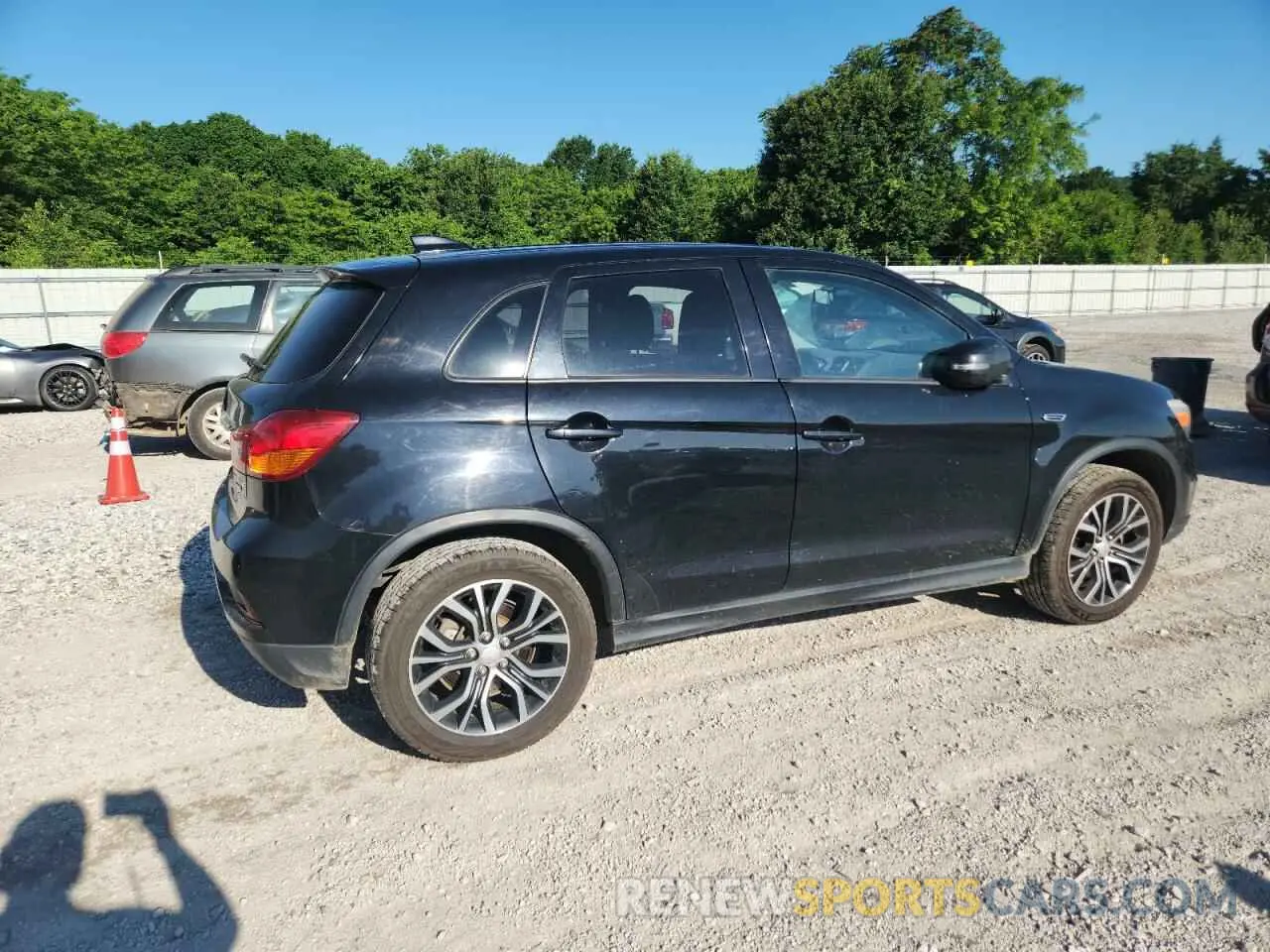 3 fotografías del automóvil dañado JA4AP4AU4KU013994 MITSUBISHI OUTLANDER 2019
