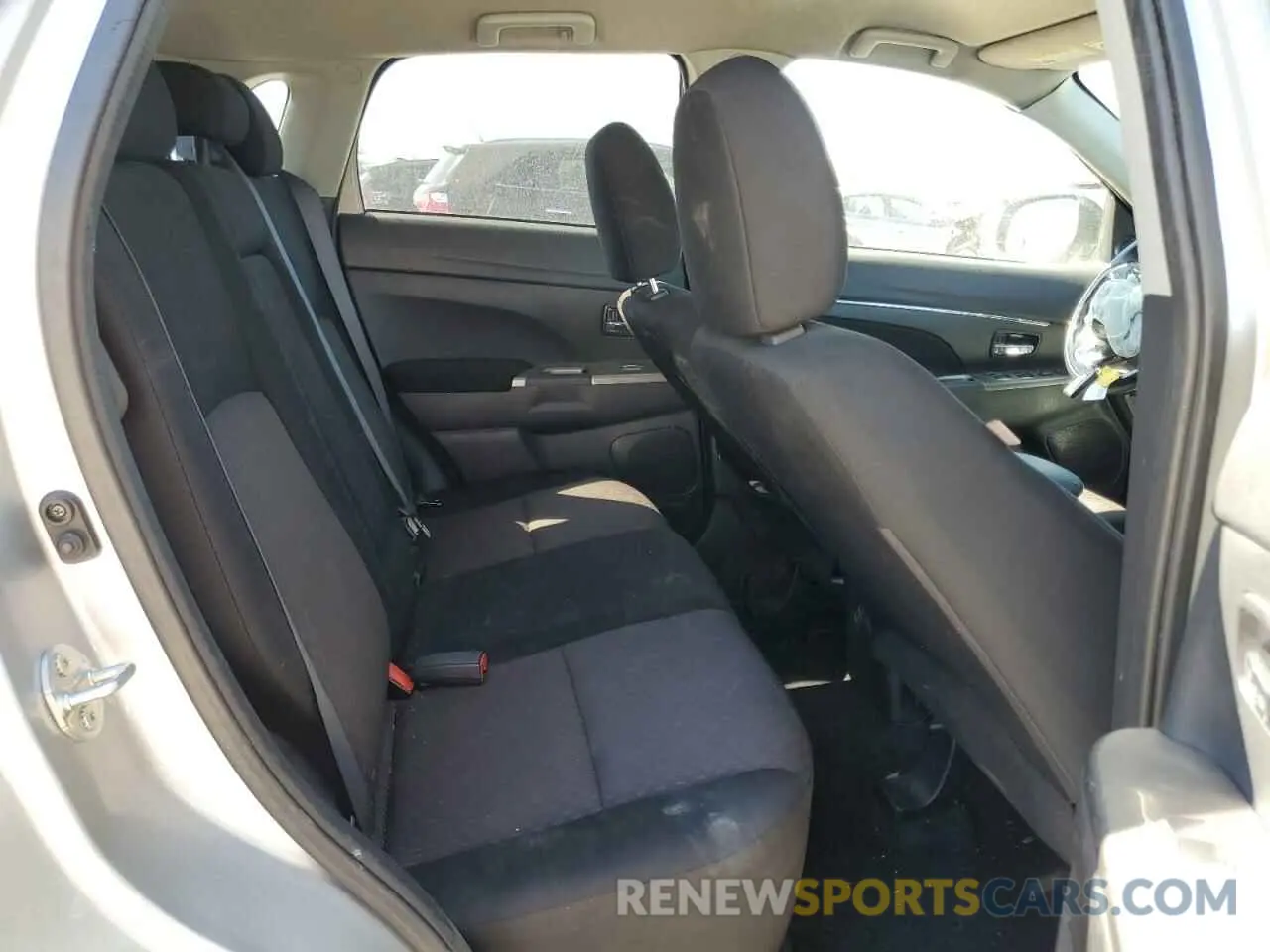 12 fotografías del automóvil dañado JA4AP4AU6KU022258 MITSUBISHI OUTLANDER 2019