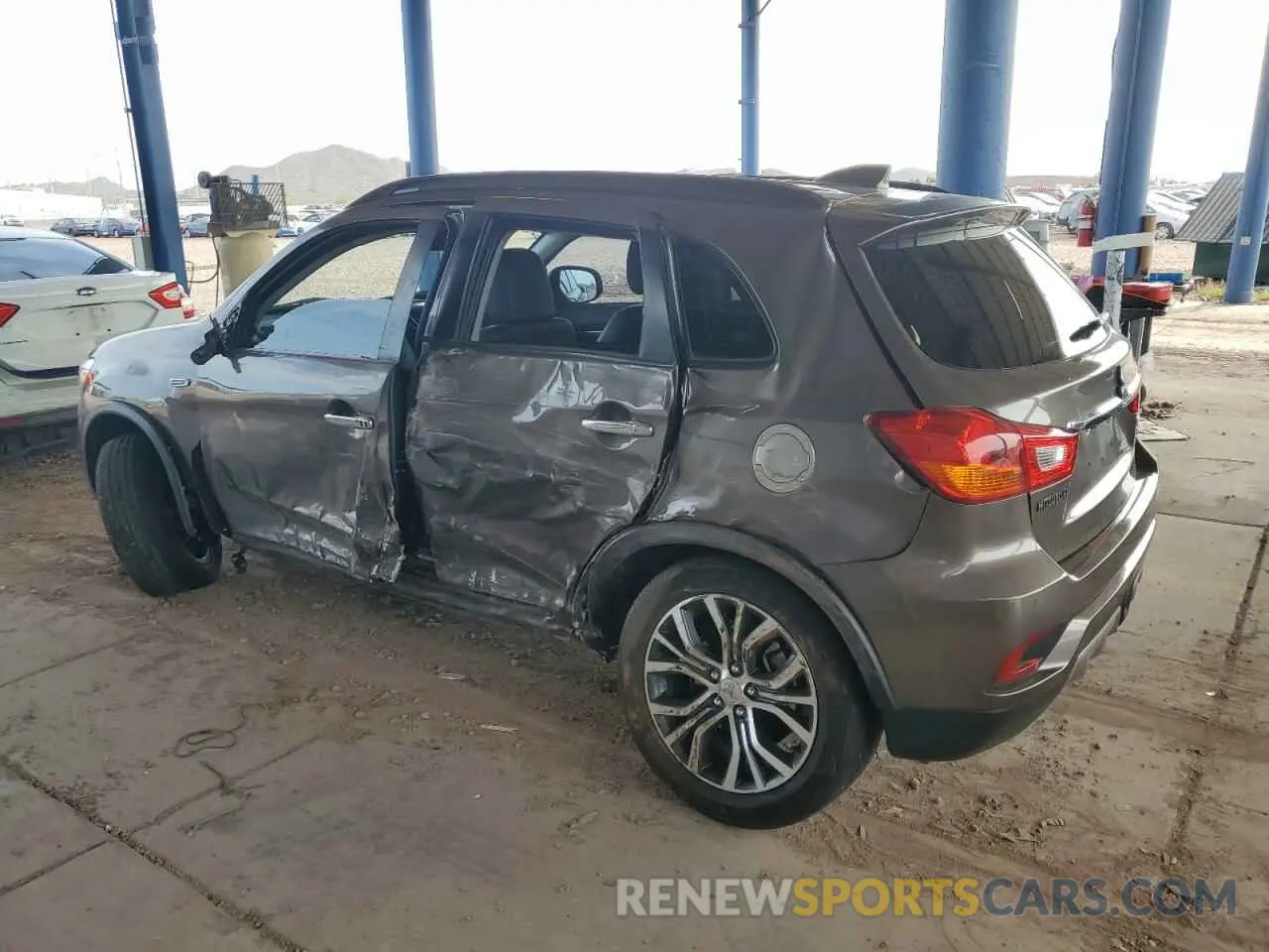 2 fotografías del automóvil dañado JA4AP4AWXKU010552 MITSUBISHI OUTLANDER 2019