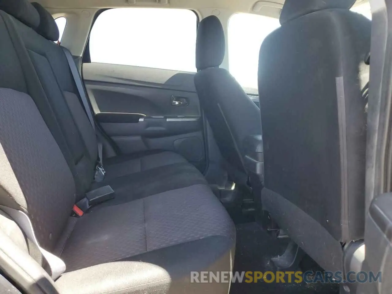11 fotografías del automóvil dañado JA4AR3AU1KU007011 MITSUBISHI OUTLANDER 2019