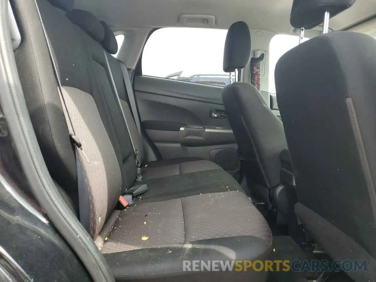 11 fotografías del automóvil dañado JA4AR3AU3KU013117 MITSUBISHI OUTLANDER 2019