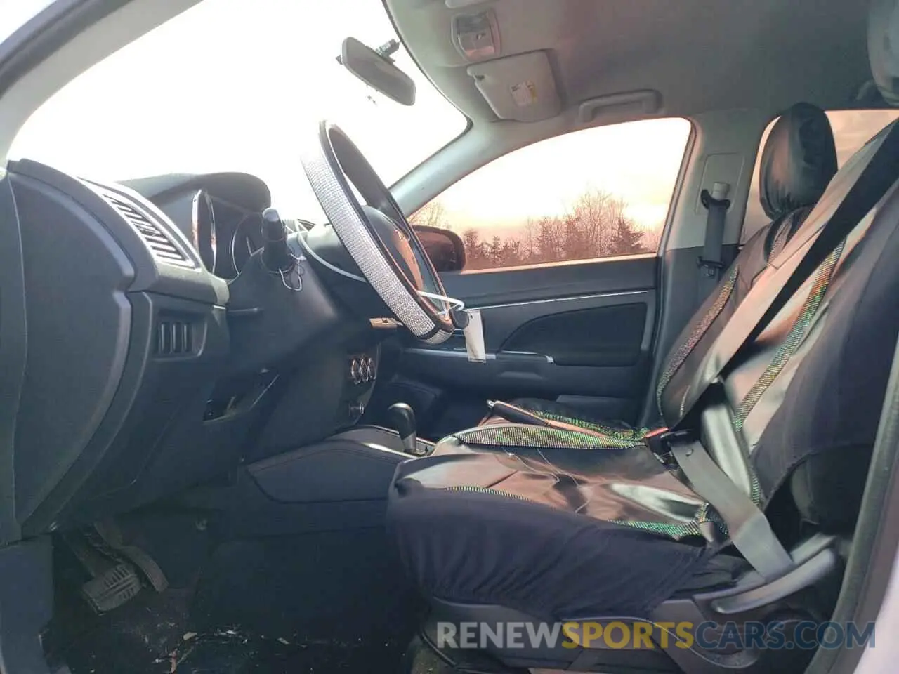 7 fotografías del automóvil dañado JA4AR3AU5KU031425 MITSUBISHI OUTLANDER 2019
