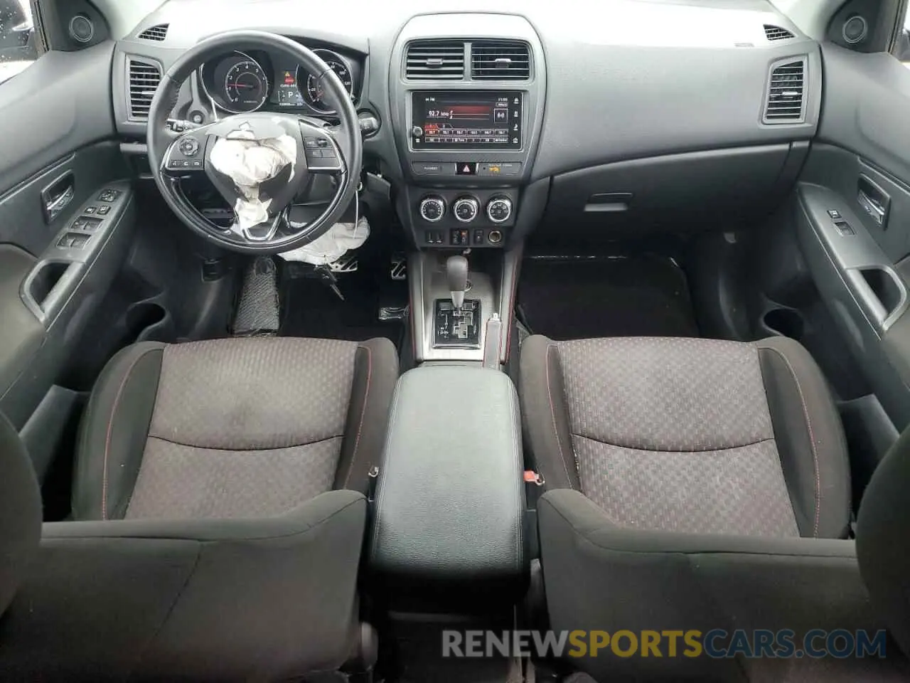 8 fotografías del automóvil dañado JA4AR3AUXKU019125 MITSUBISHI OUTLANDER 2019