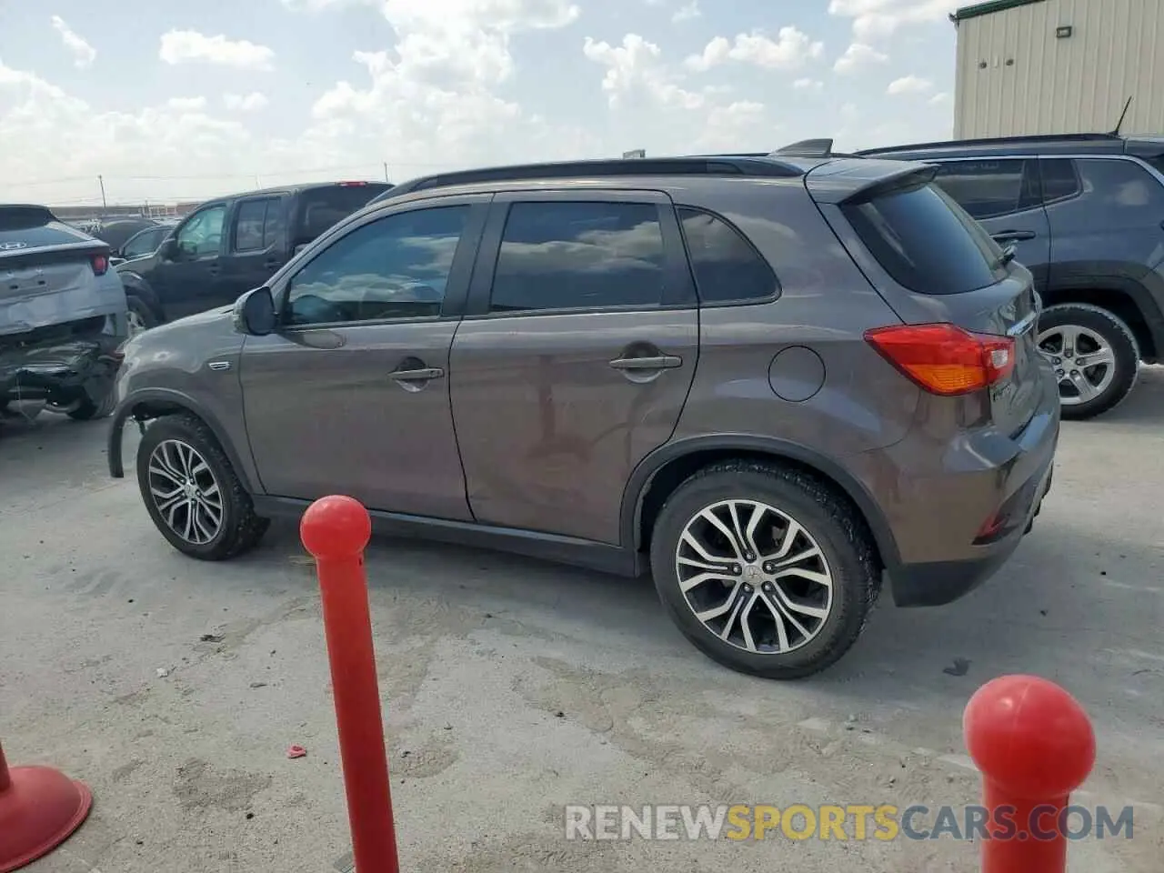 2 fotografías del automóvil dañado JA4AR4AW8KU005764 MITSUBISHI OUTLANDER 2019