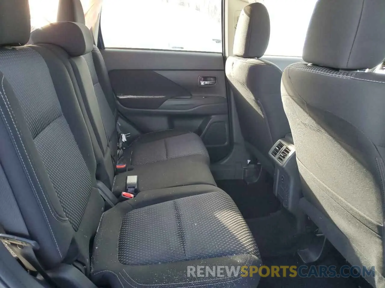 11 fotografías del automóvil dañado JA4AZ2A30KZ605661 MITSUBISHI OUTLANDER 2019