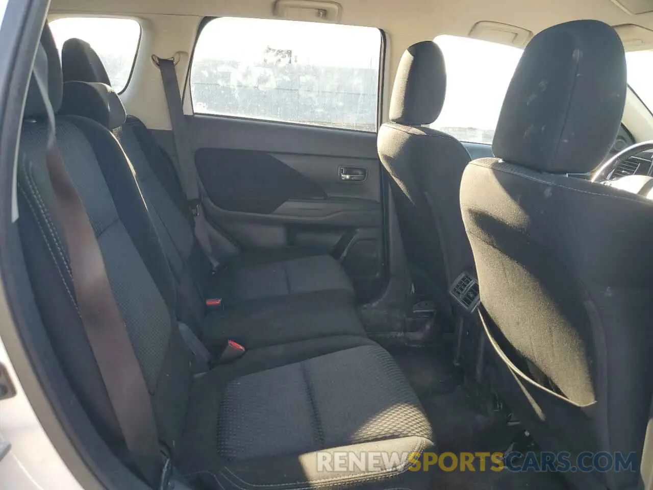 11 fotografías del automóvil dañado JA4AZ2A37KZ606743 MITSUBISHI OUTLANDER 2019