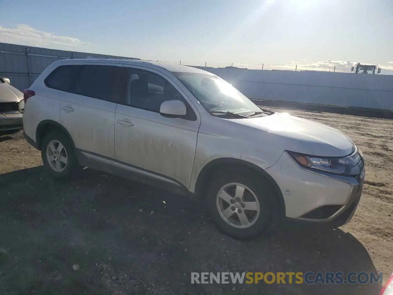 4 fotografías del automóvil dañado JA4AZ2A37KZ606743 MITSUBISHI OUTLANDER 2019