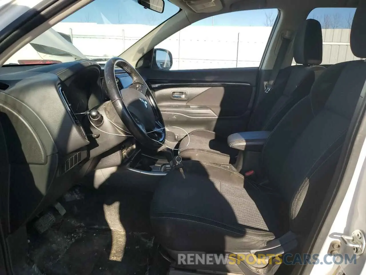 7 fotografías del automóvil dañado JA4AZ2A37KZ606743 MITSUBISHI OUTLANDER 2019