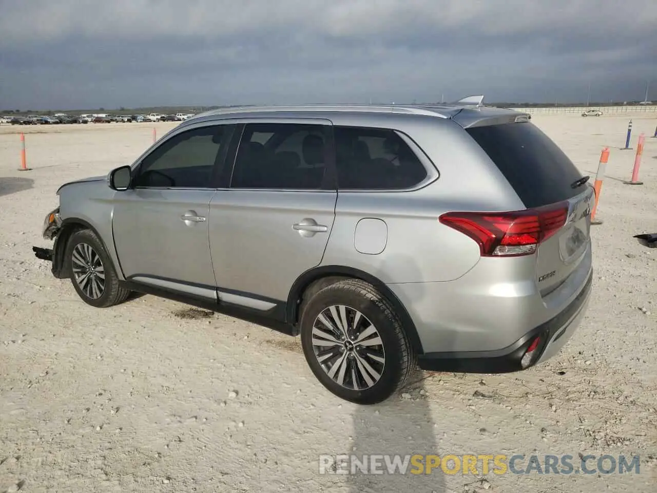 2 fotografías del automóvil dañado JA4AZ3A30KJ001063 MITSUBISHI OUTLANDER 2019