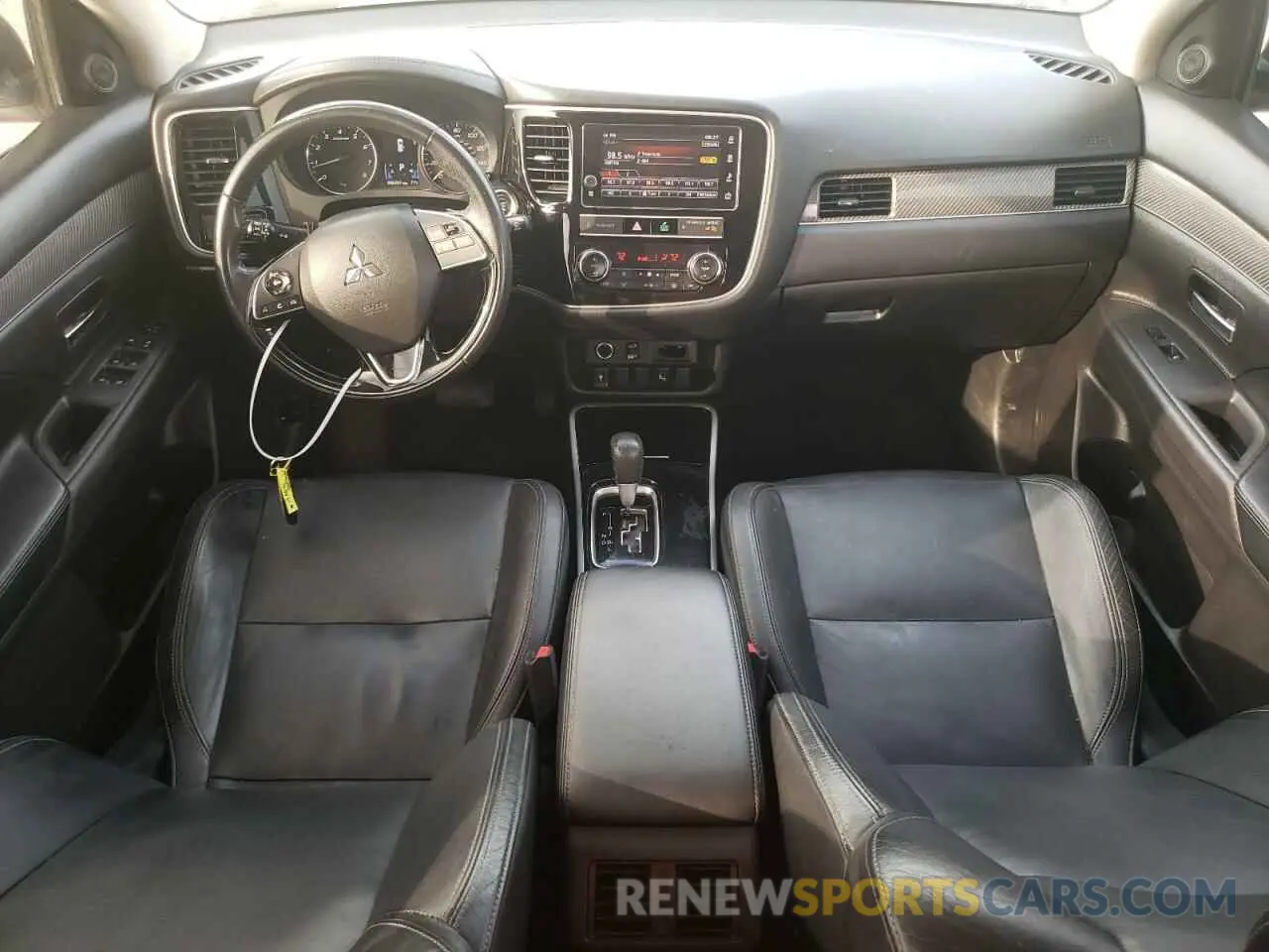 8 fotografías del automóvil dañado JA4AZ3A30KJ001063 MITSUBISHI OUTLANDER 2019