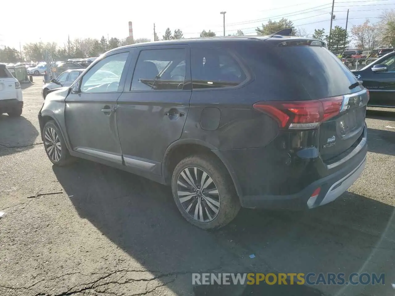 2 fotografías del automóvil dañado JA4AZ3A30KZ049129 MITSUBISHI OUTLANDER 2019