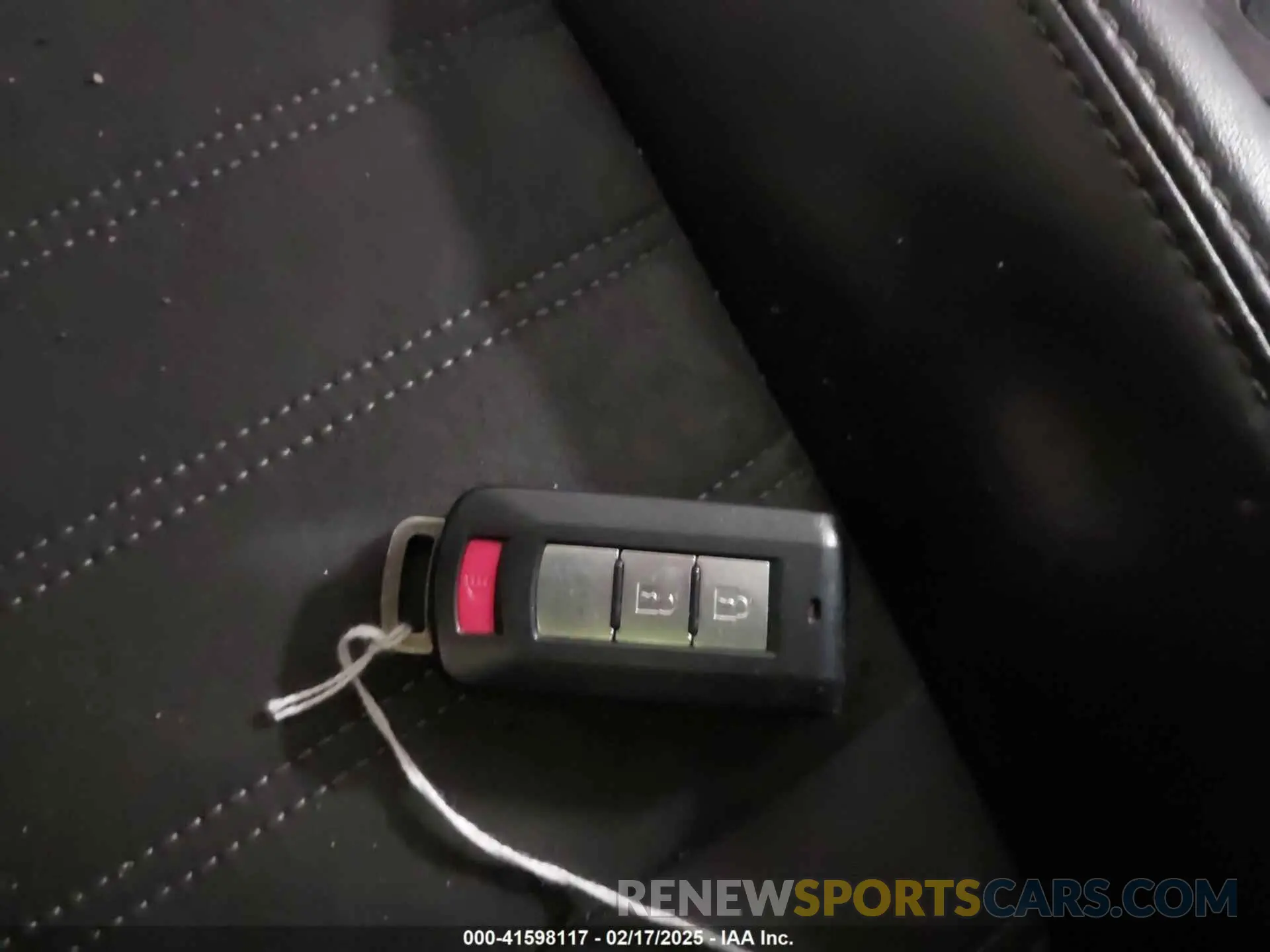11 fotografías del automóvil dañado JA4AZ3A30KZ050278 MITSUBISHI OUTLANDER 2019