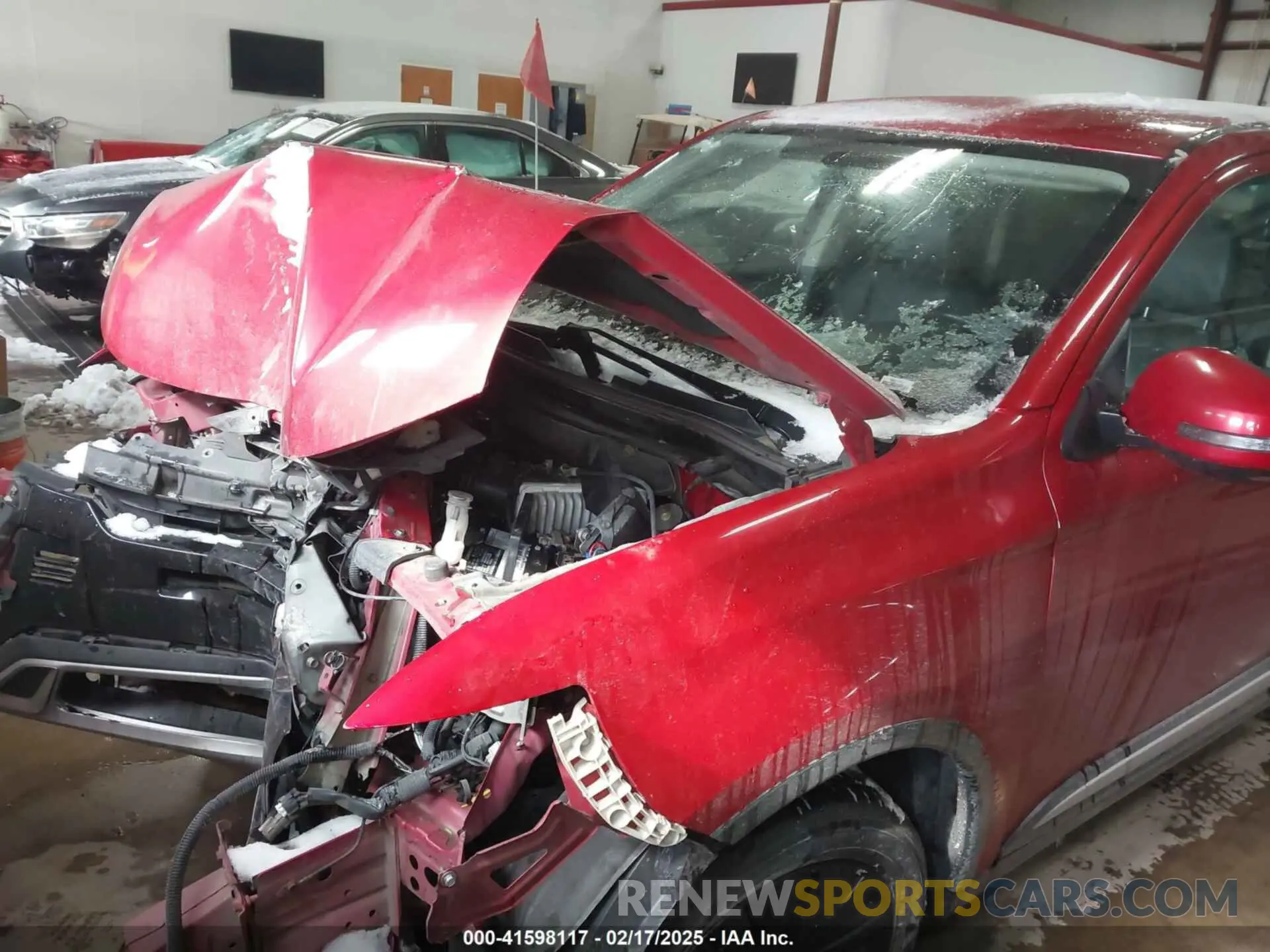 2 fotografías del automóvil dañado JA4AZ3A30KZ050278 MITSUBISHI OUTLANDER 2019