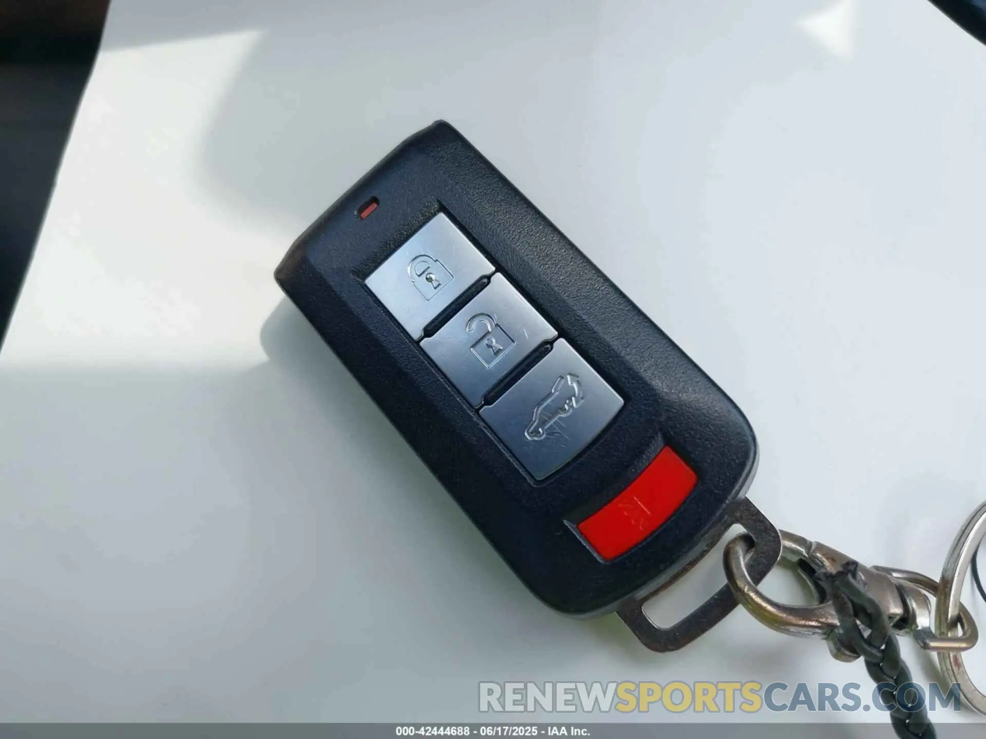 11 fotografías del automóvil dañado JA4AZ3A31KZ007181 MITSUBISHI OUTLANDER 2019
