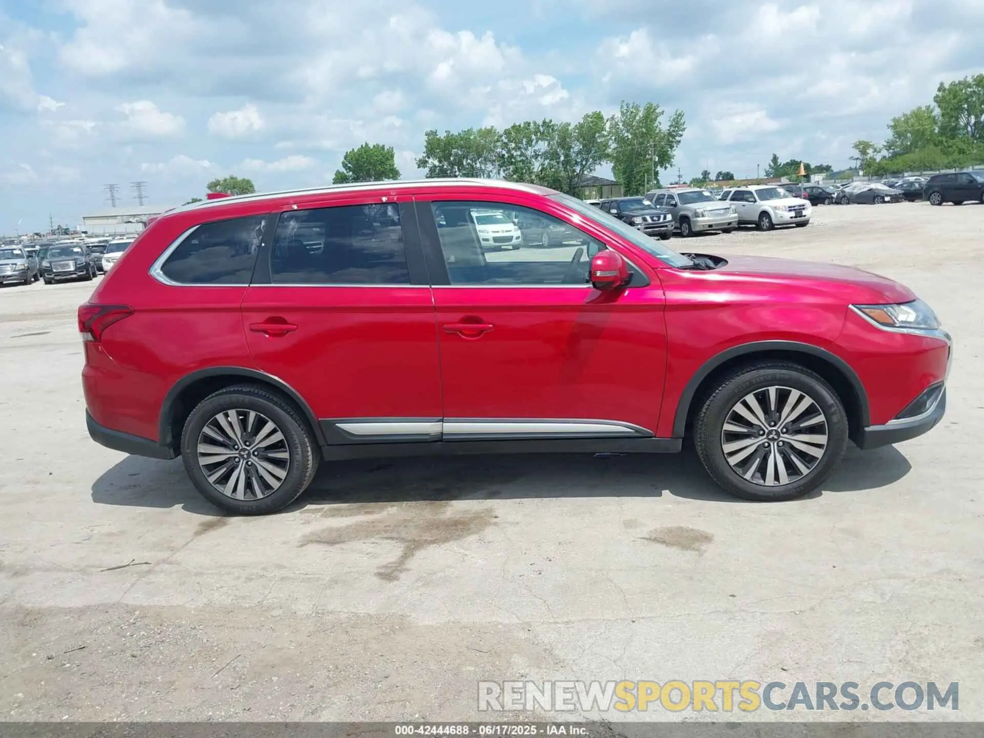 13 fotografías del automóvil dañado JA4AZ3A31KZ007181 MITSUBISHI OUTLANDER 2019