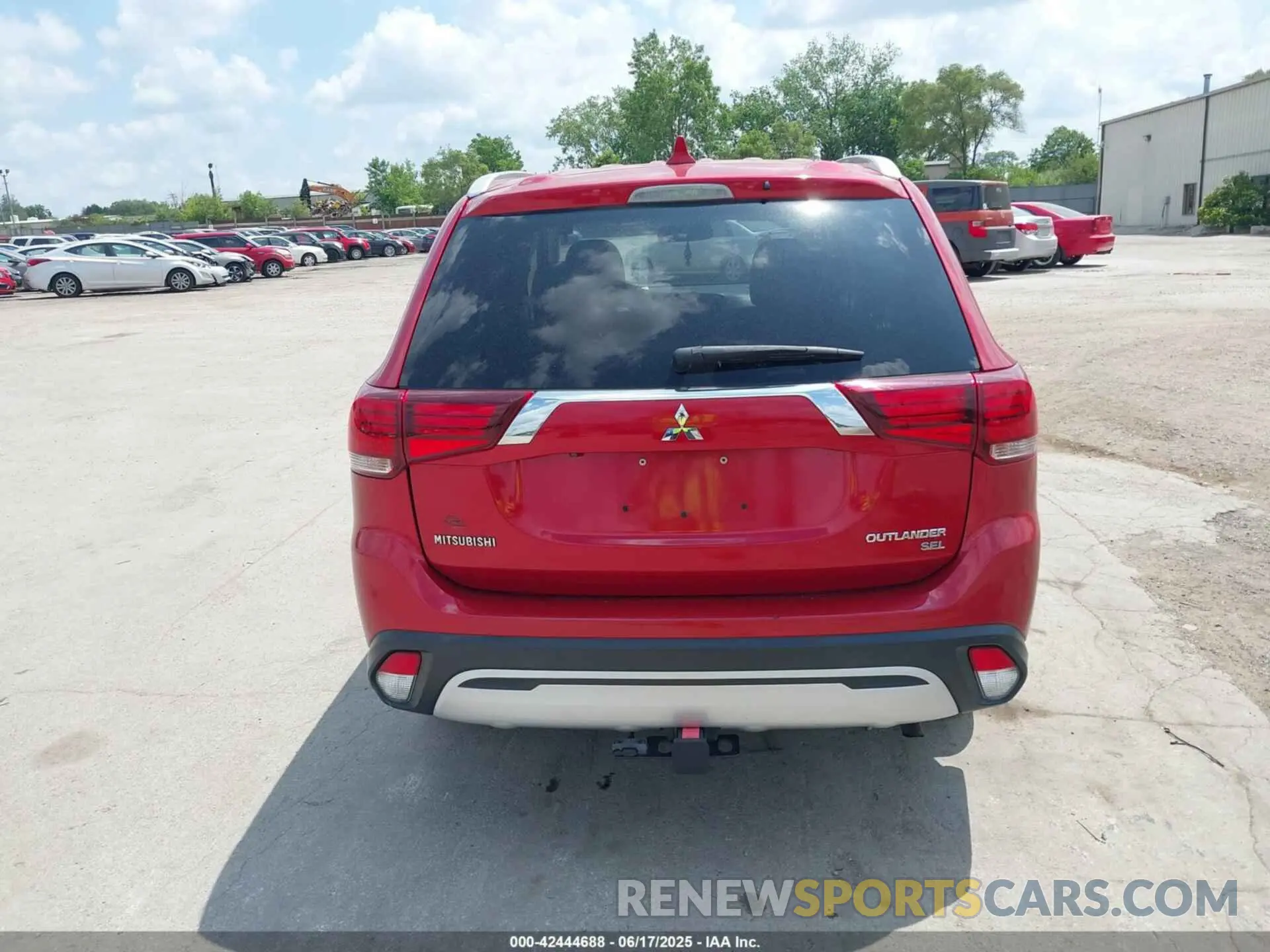 16 fotografías del automóvil dañado JA4AZ3A31KZ007181 MITSUBISHI OUTLANDER 2019