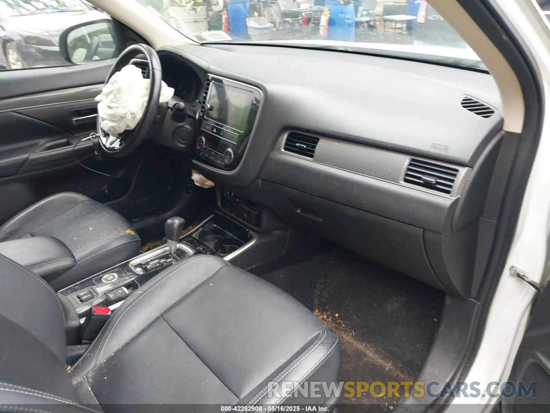 5 fotografías del automóvil dañado JA4AZ3A31KZ036096 MITSUBISHI OUTLANDER 2019