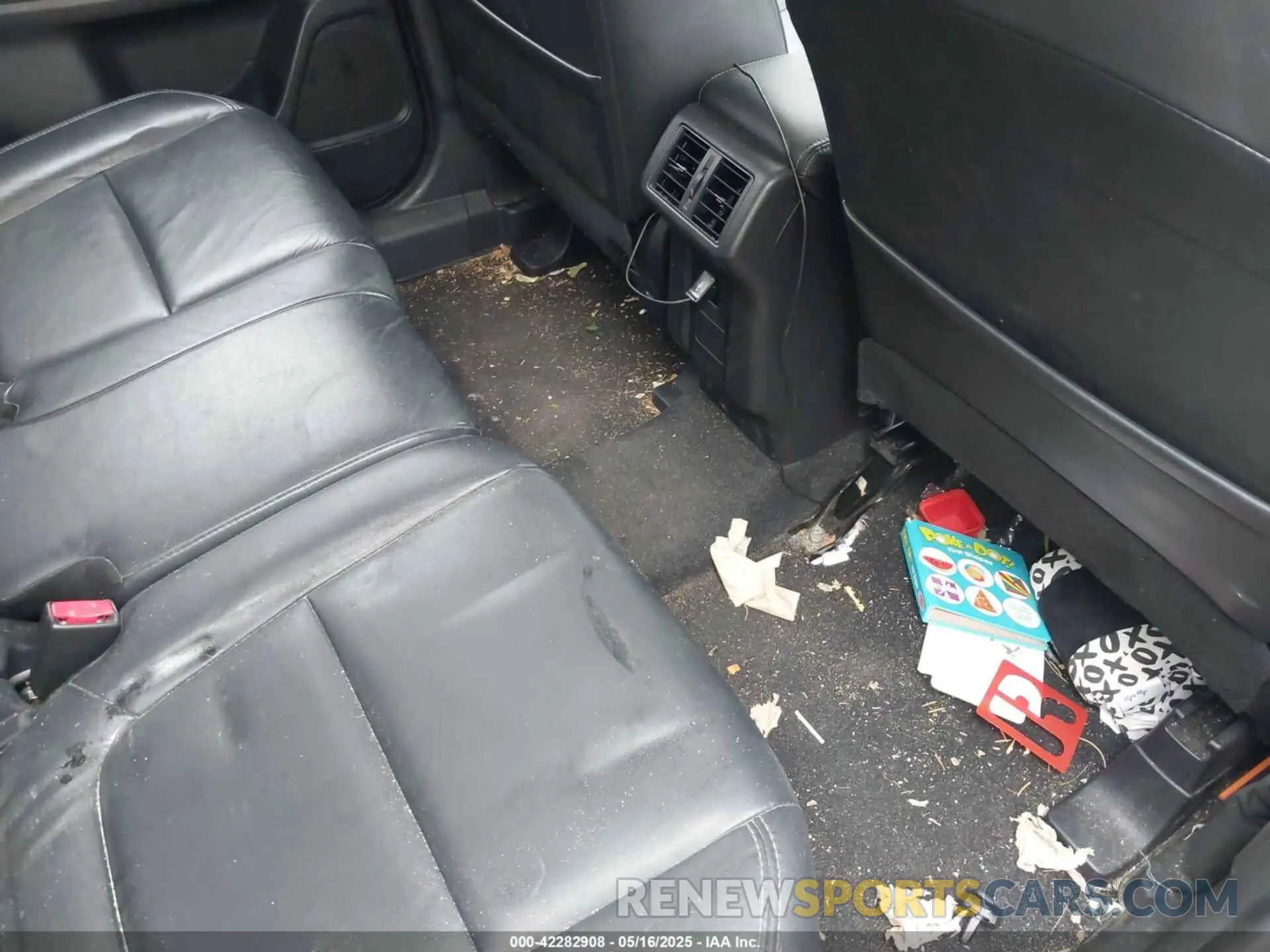8 fotografías del automóvil dañado JA4AZ3A31KZ036096 MITSUBISHI OUTLANDER 2019