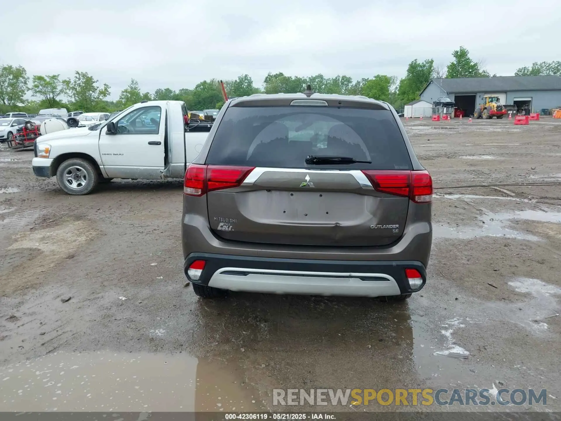 16 fotografías del automóvil dañado JA4AZ3A31KZ043372 MITSUBISHI OUTLANDER 2019
