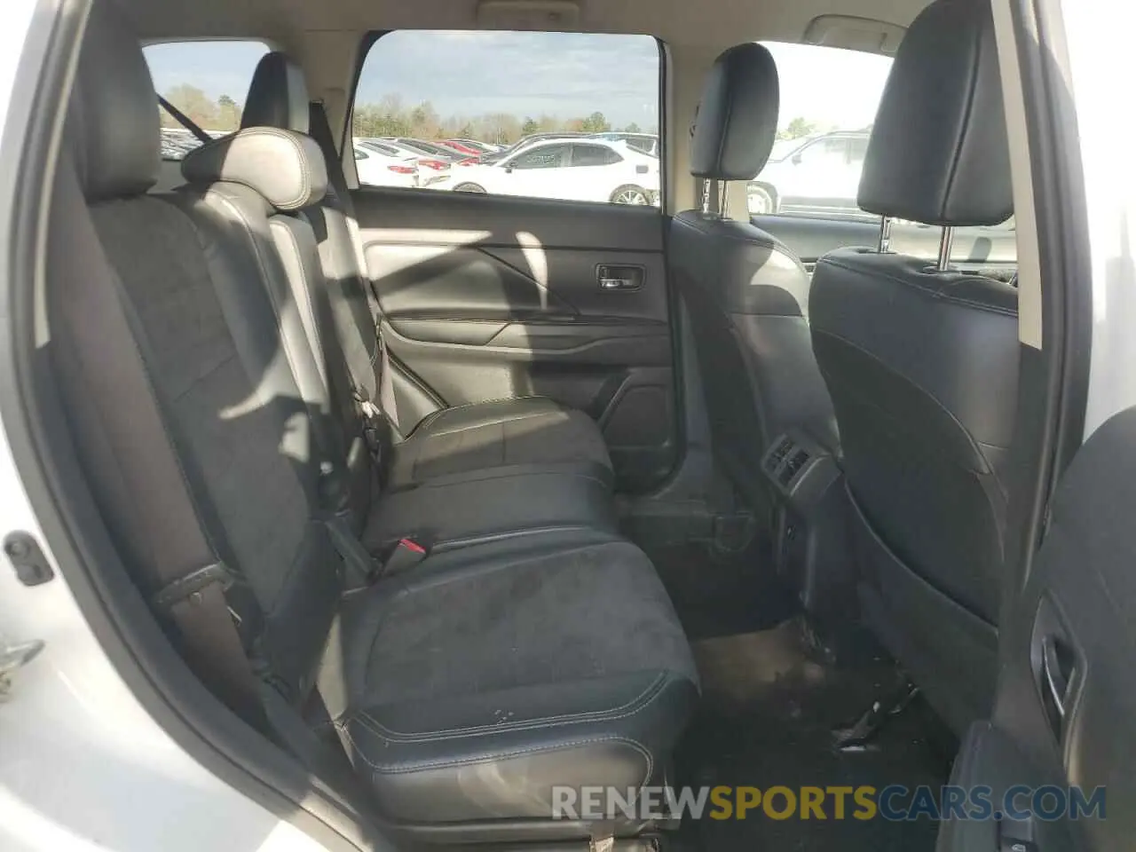 12 fotografías del automóvil dañado JA4AZ3A32KZ005438 MITSUBISHI OUTLANDER 2019