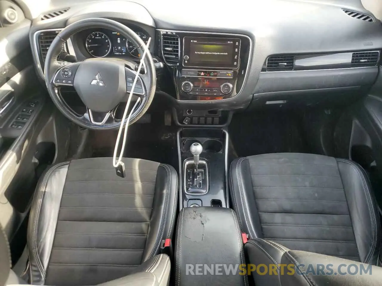 8 fotografías del automóvil dañado JA4AZ3A32KZ005438 MITSUBISHI OUTLANDER 2019