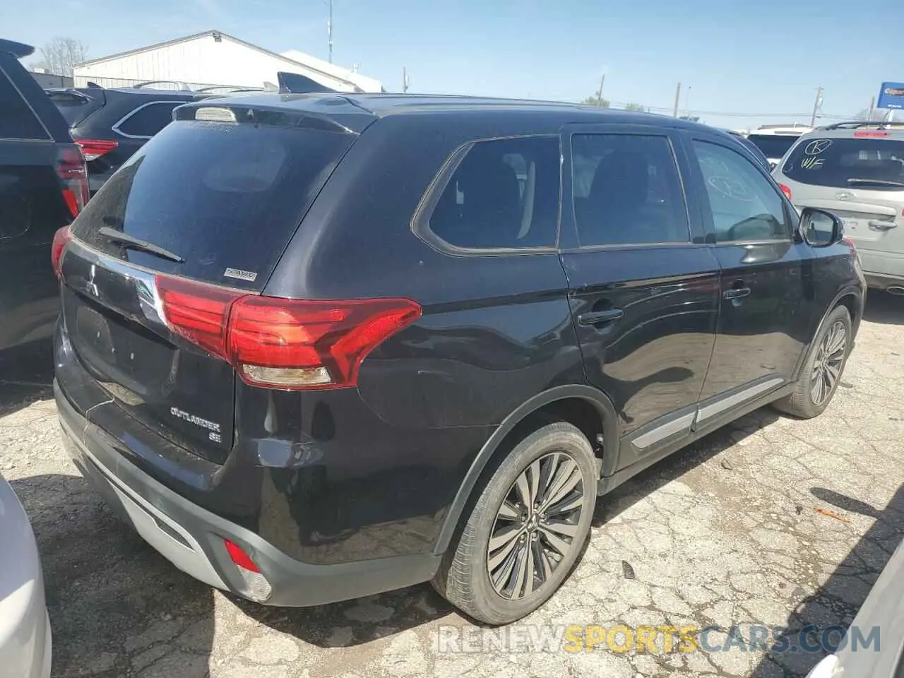 3 fotografías del automóvil dañado JA4AZ3A32KZ042876 MITSUBISHI OUTLANDER 2019