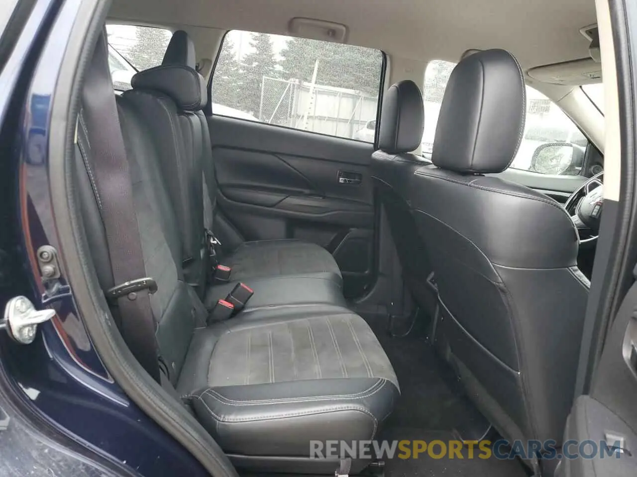 11 fotografías del automóvil dañado JA4AZ3A32KZ052128 MITSUBISHI OUTLANDER 2019
