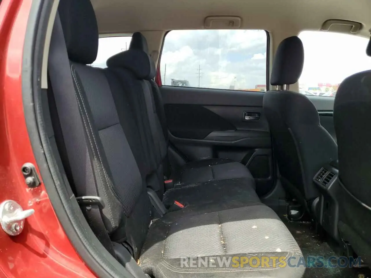 11 fotografías del automóvil dañado JA4AZ3A33KZ008042 MITSUBISHI OUTLANDER 2019