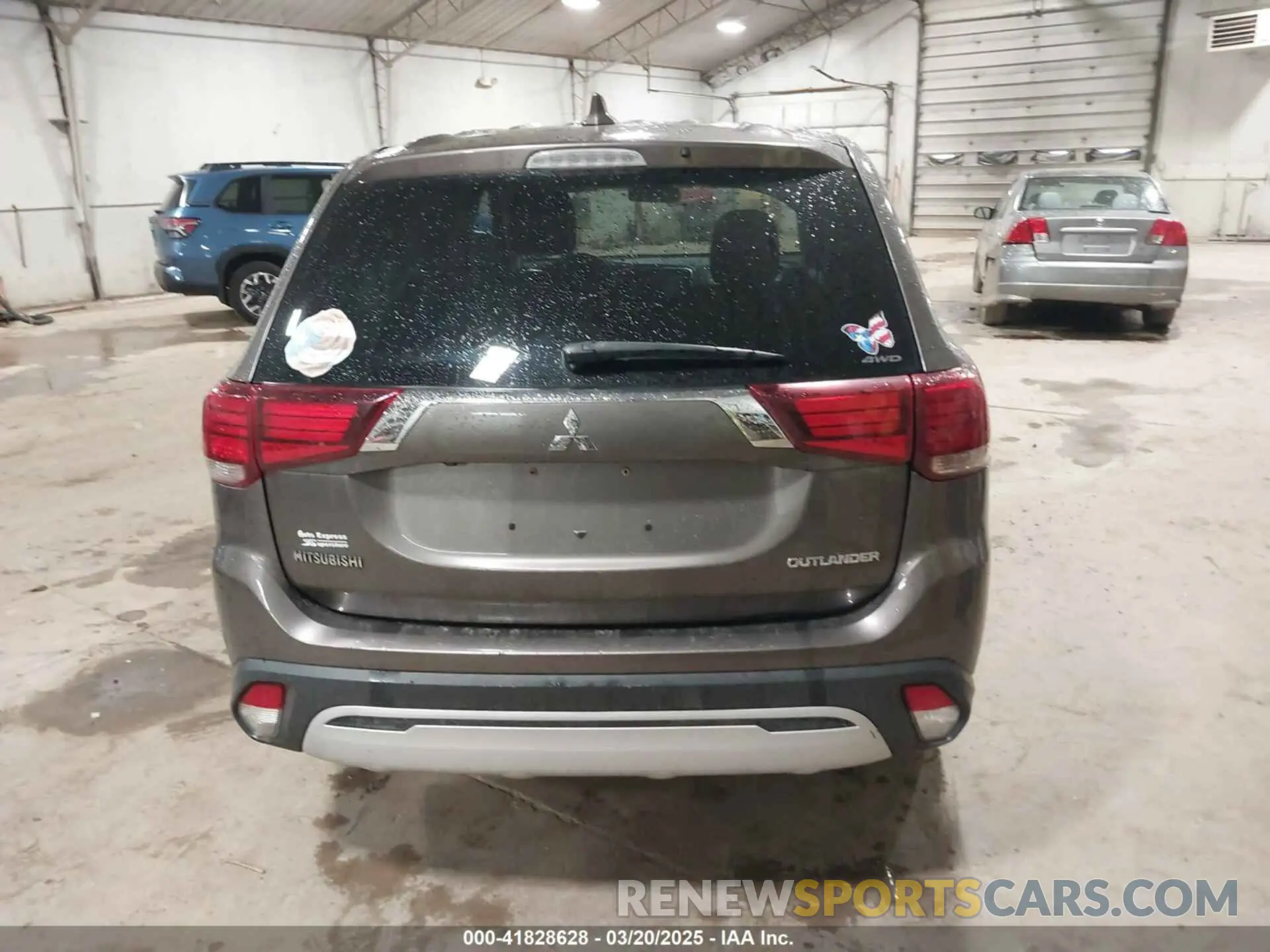 16 fotografías del automóvil dañado JA4AZ3A34KZ020667 MITSUBISHI OUTLANDER 2019