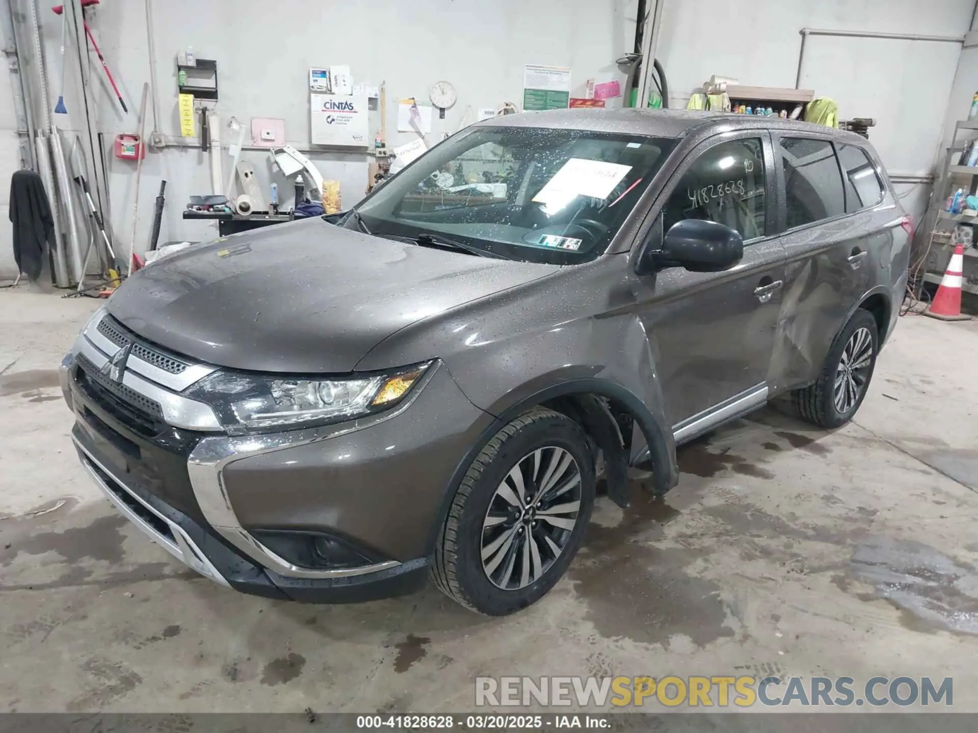 2 fotografías del automóvil dañado JA4AZ3A34KZ020667 MITSUBISHI OUTLANDER 2019