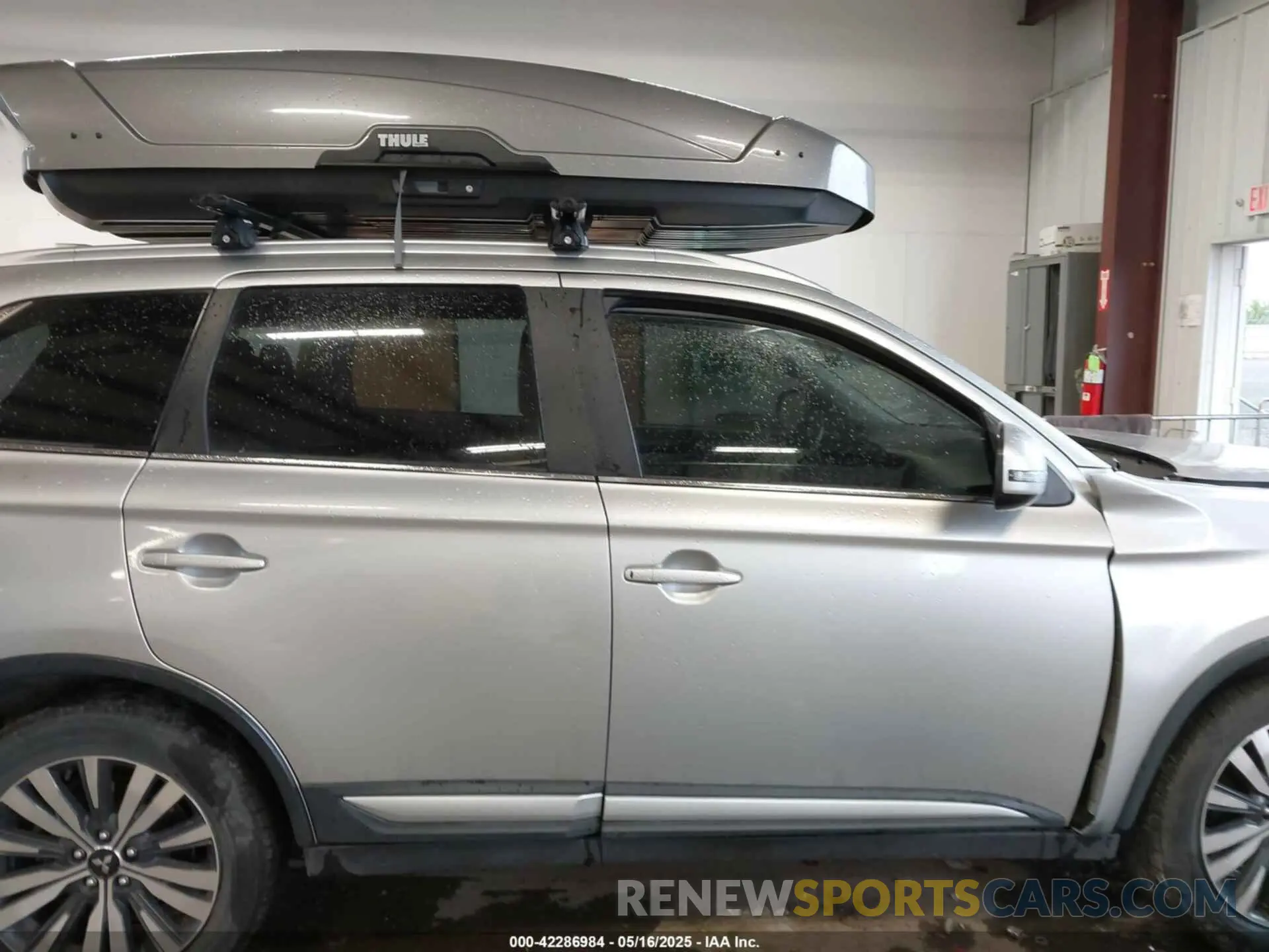 13 fotografías del automóvil dañado JA4AZ3A34KZ040160 MITSUBISHI OUTLANDER 2019