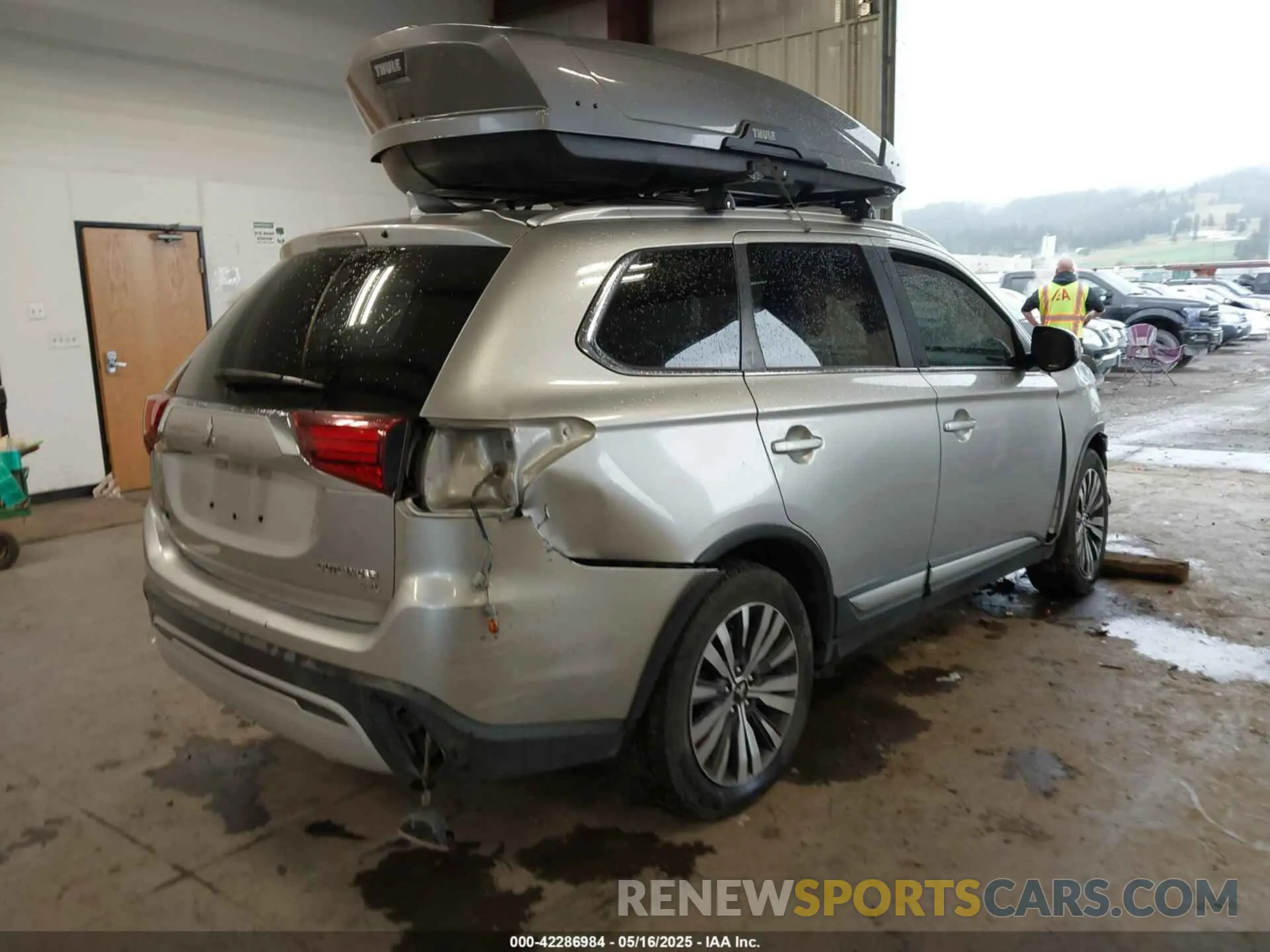 4 fotografías del automóvil dañado JA4AZ3A34KZ040160 MITSUBISHI OUTLANDER 2019