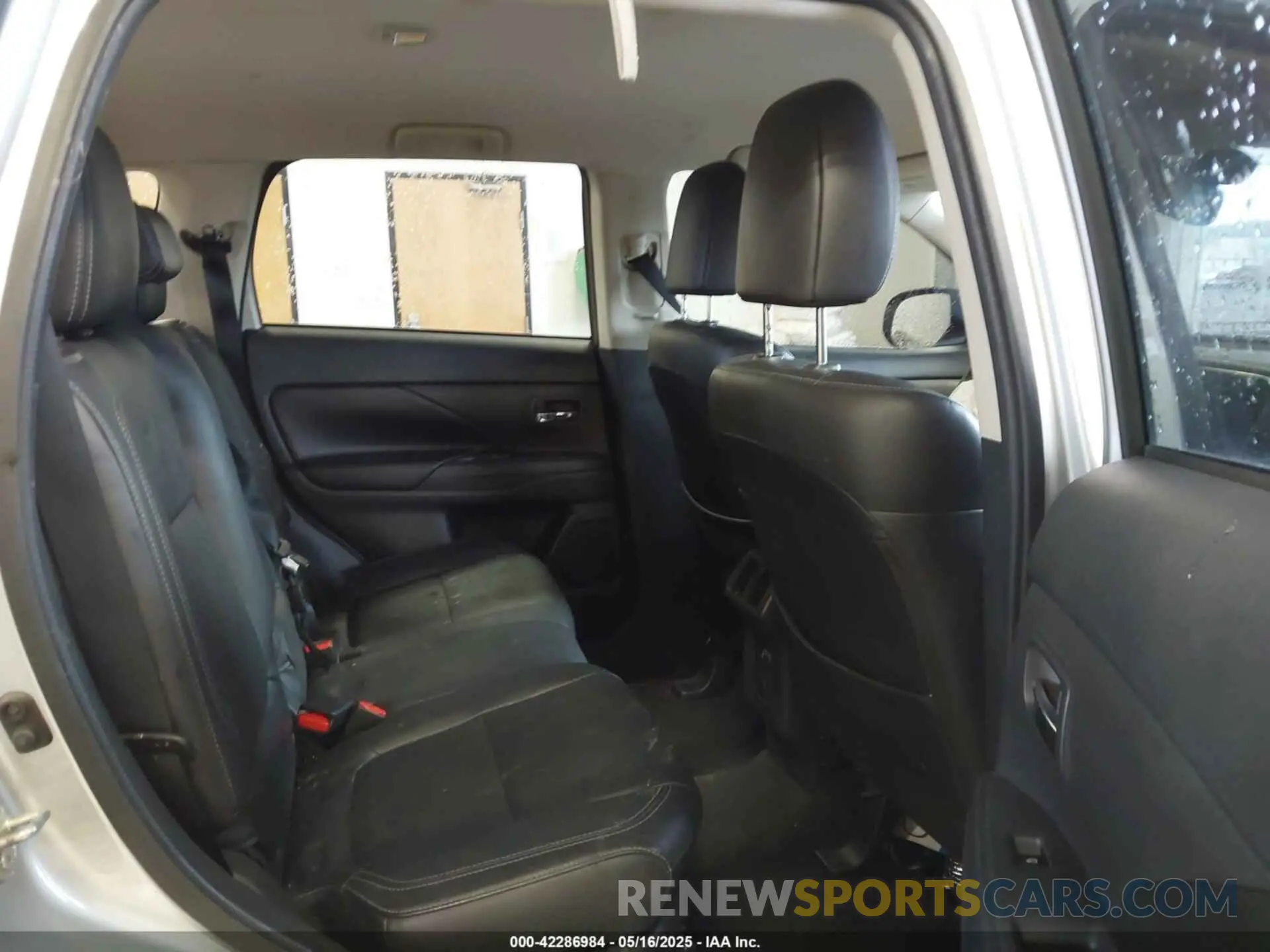 8 fotografías del automóvil dañado JA4AZ3A34KZ040160 MITSUBISHI OUTLANDER 2019