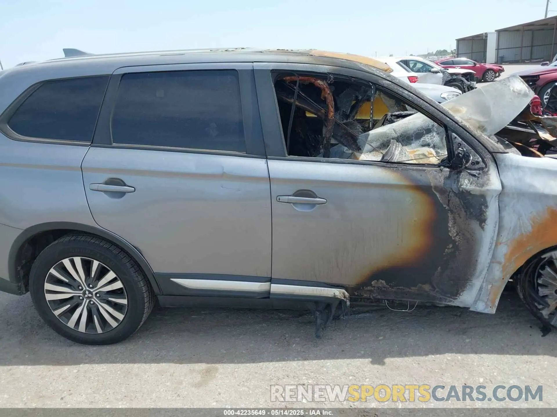 12 fotografías del automóvil dañado JA4AZ3A35KZ009709 MITSUBISHI OUTLANDER 2019
