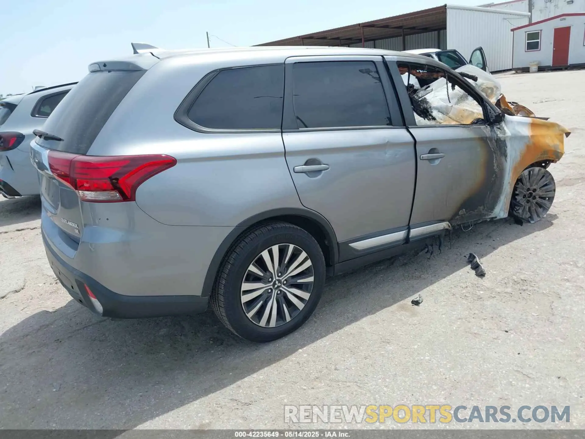 4 fotografías del automóvil dañado JA4AZ3A35KZ009709 MITSUBISHI OUTLANDER 2019