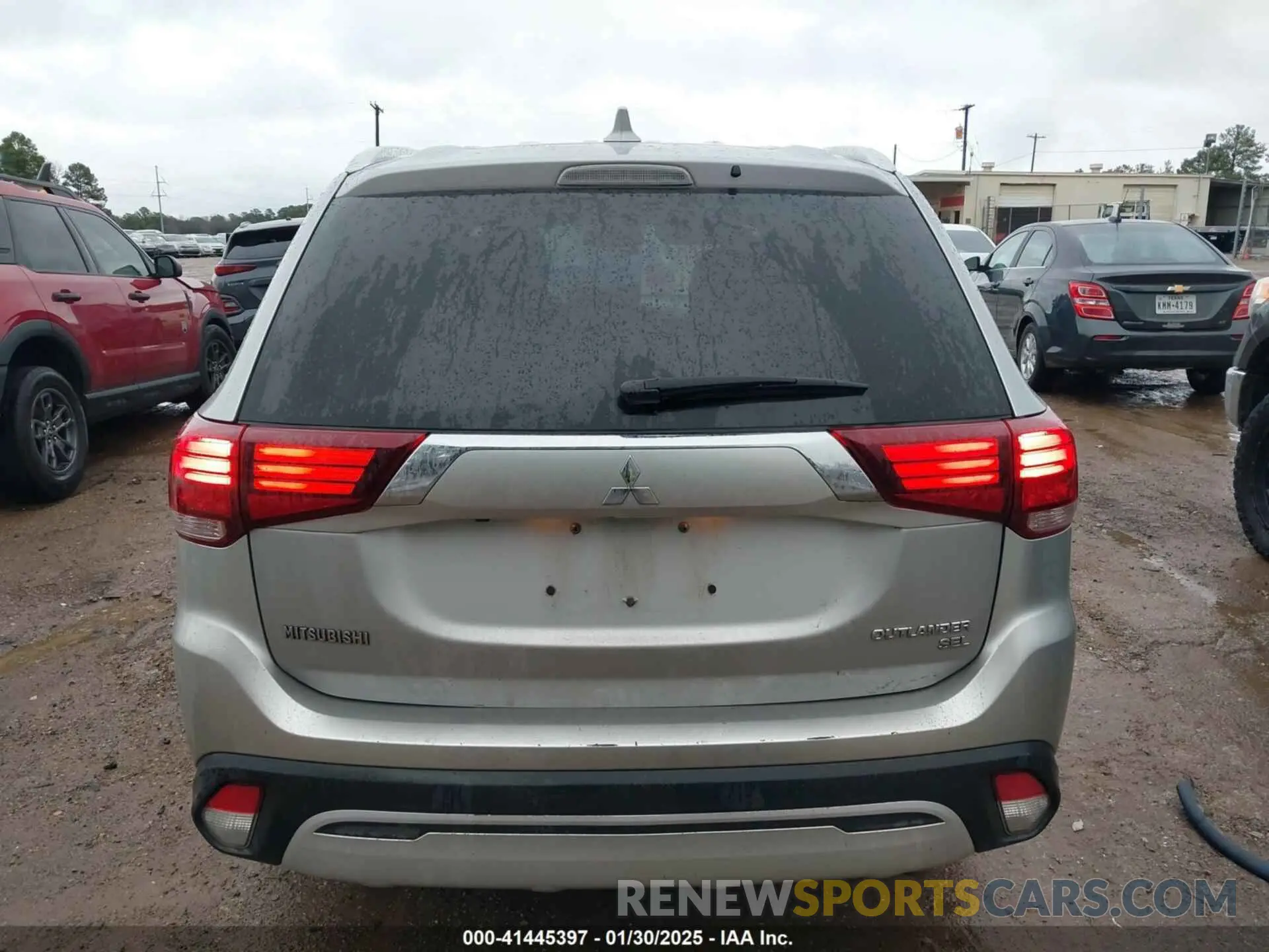 17 fotografías del automóvil dañado JA4AZ3A38KJ001599 MITSUBISHI OUTLANDER 2019