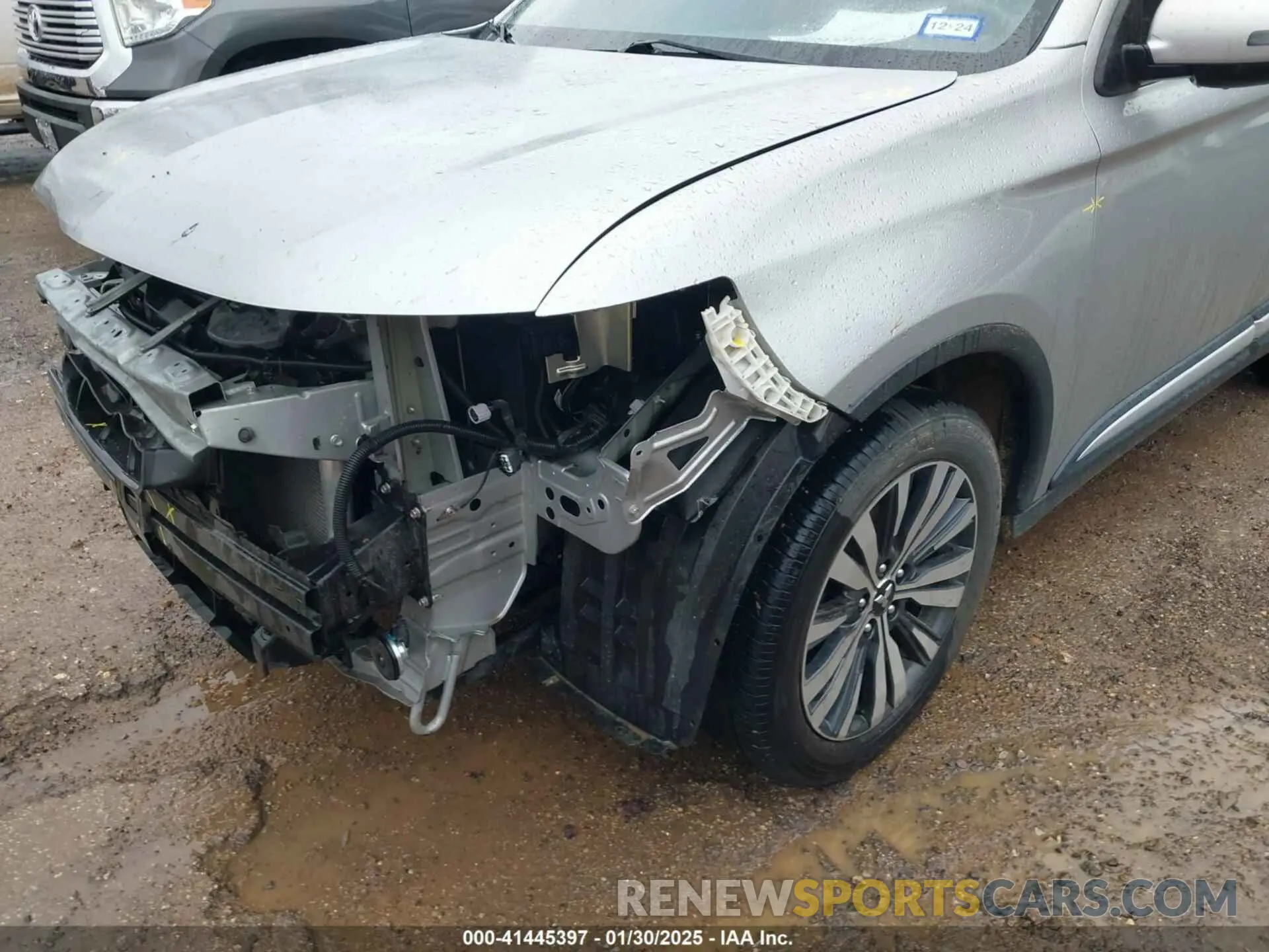 18 fotografías del automóvil dañado JA4AZ3A38KJ001599 MITSUBISHI OUTLANDER 2019