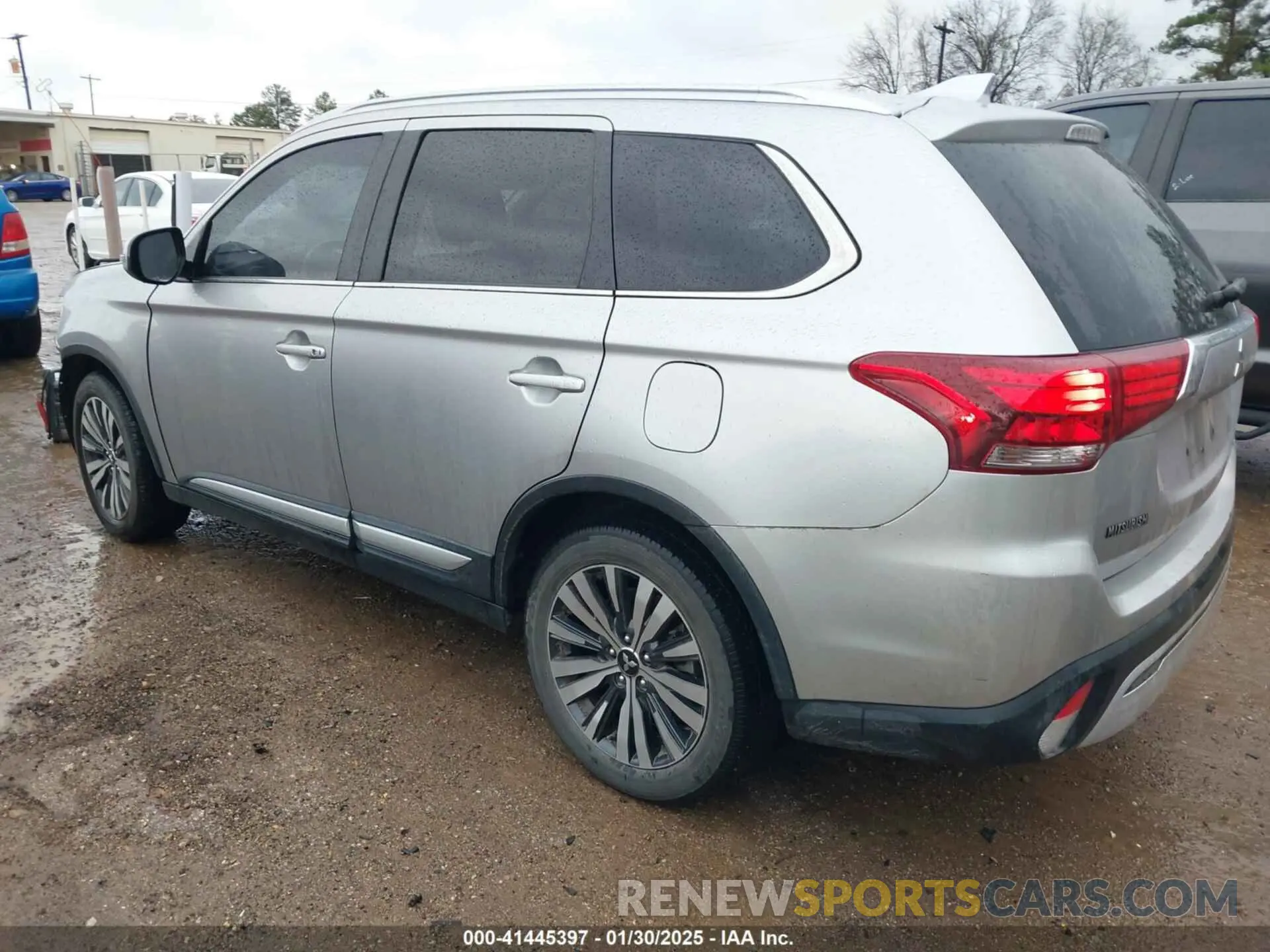 3 fotografías del automóvil dañado JA4AZ3A38KJ001599 MITSUBISHI OUTLANDER 2019