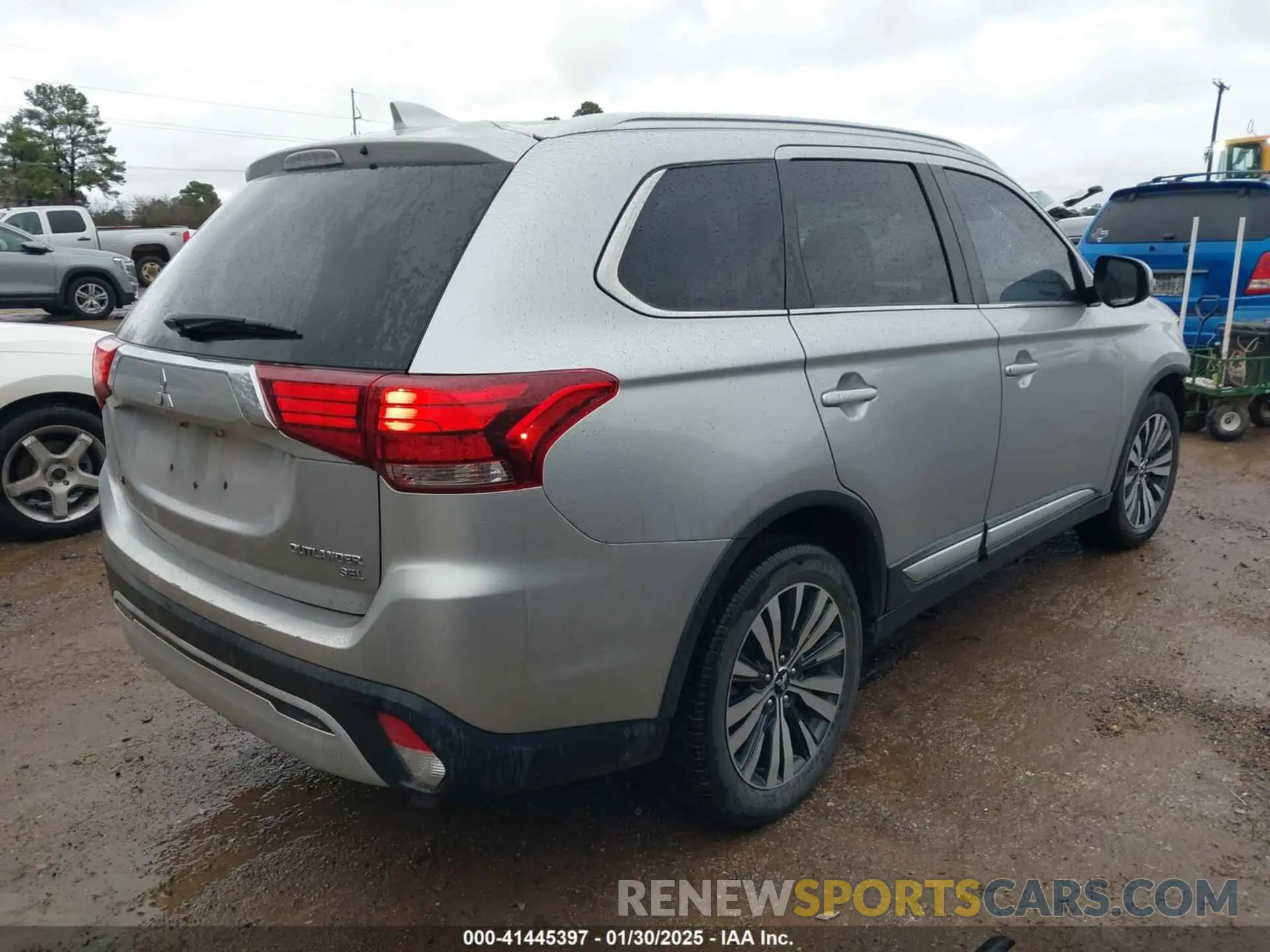 4 fotografías del automóvil dañado JA4AZ3A38KJ001599 MITSUBISHI OUTLANDER 2019