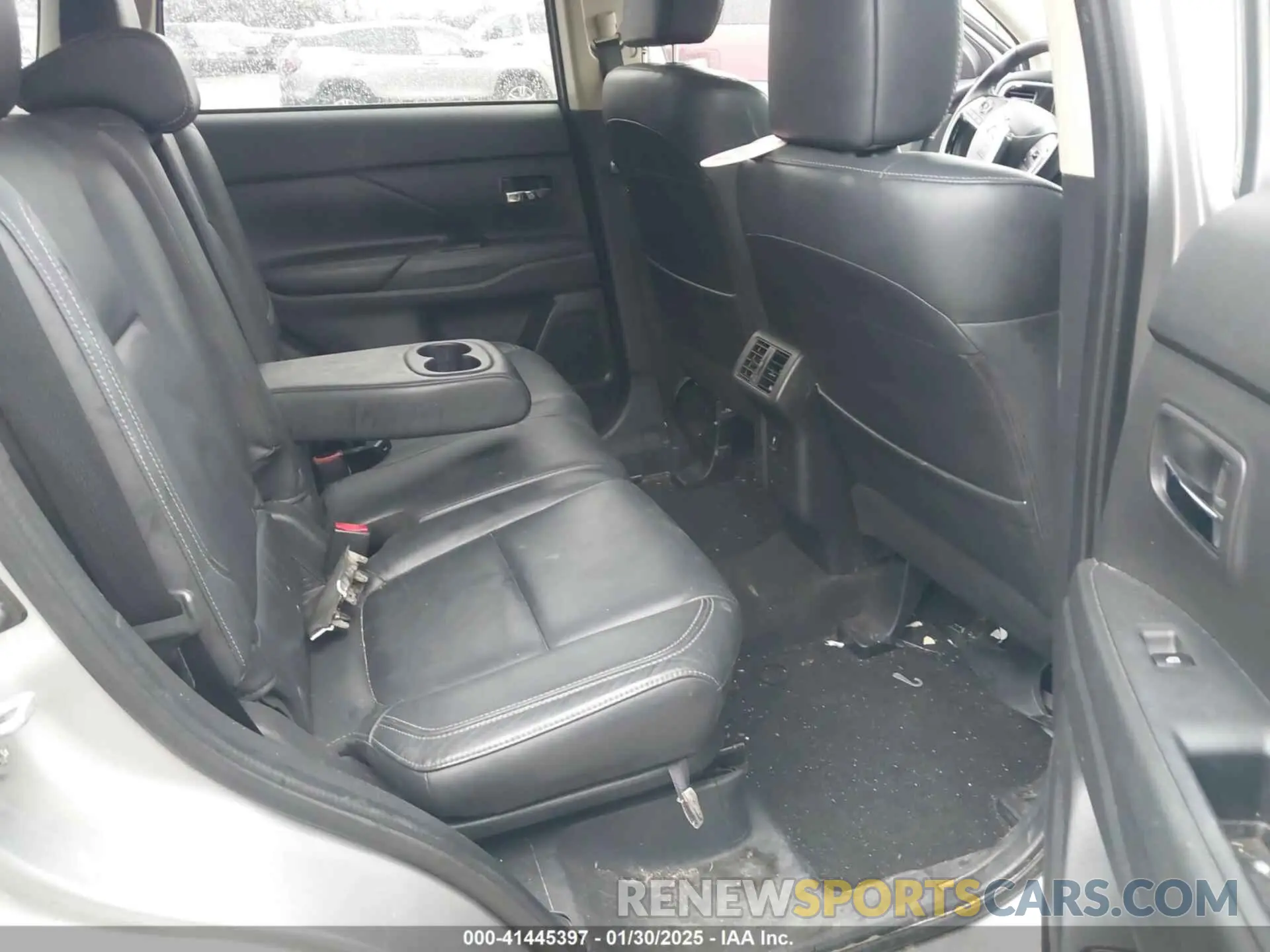 8 fotografías del automóvil dañado JA4AZ3A38KJ001599 MITSUBISHI OUTLANDER 2019