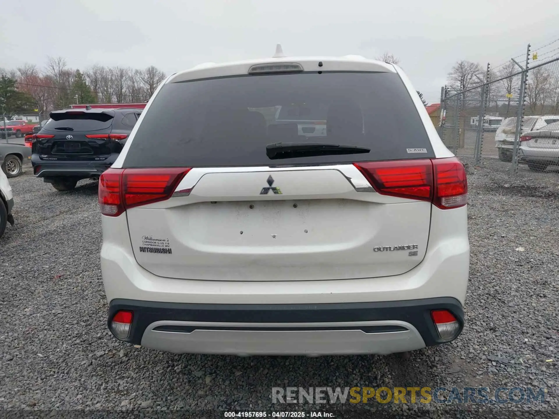 17 fotografías del automóvil dañado JA4AZ3A38KZ052036 MITSUBISHI OUTLANDER 2019
