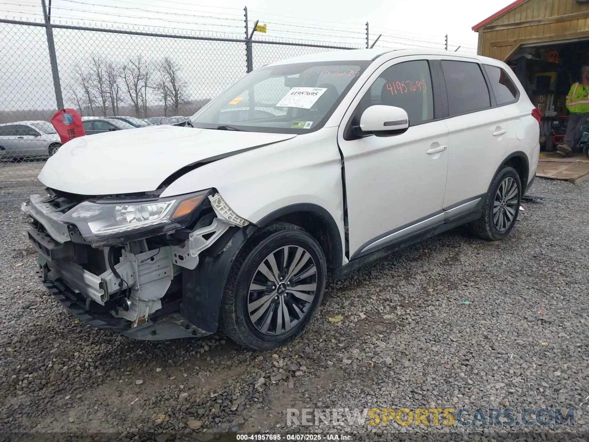 2 fotografías del automóvil dañado JA4AZ3A38KZ052036 MITSUBISHI OUTLANDER 2019