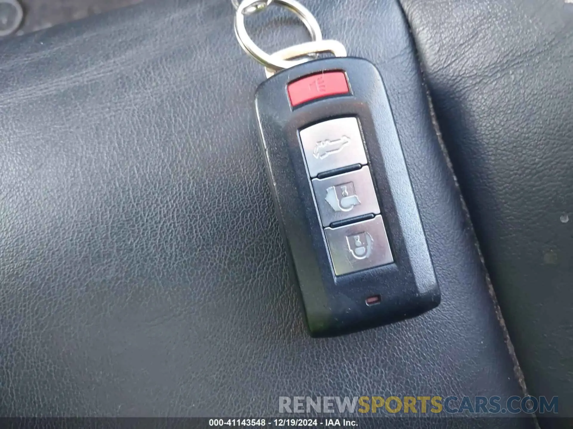 11 fotografías del automóvil dañado JA4AZ3A39KZ003363 MITSUBISHI OUTLANDER 2019