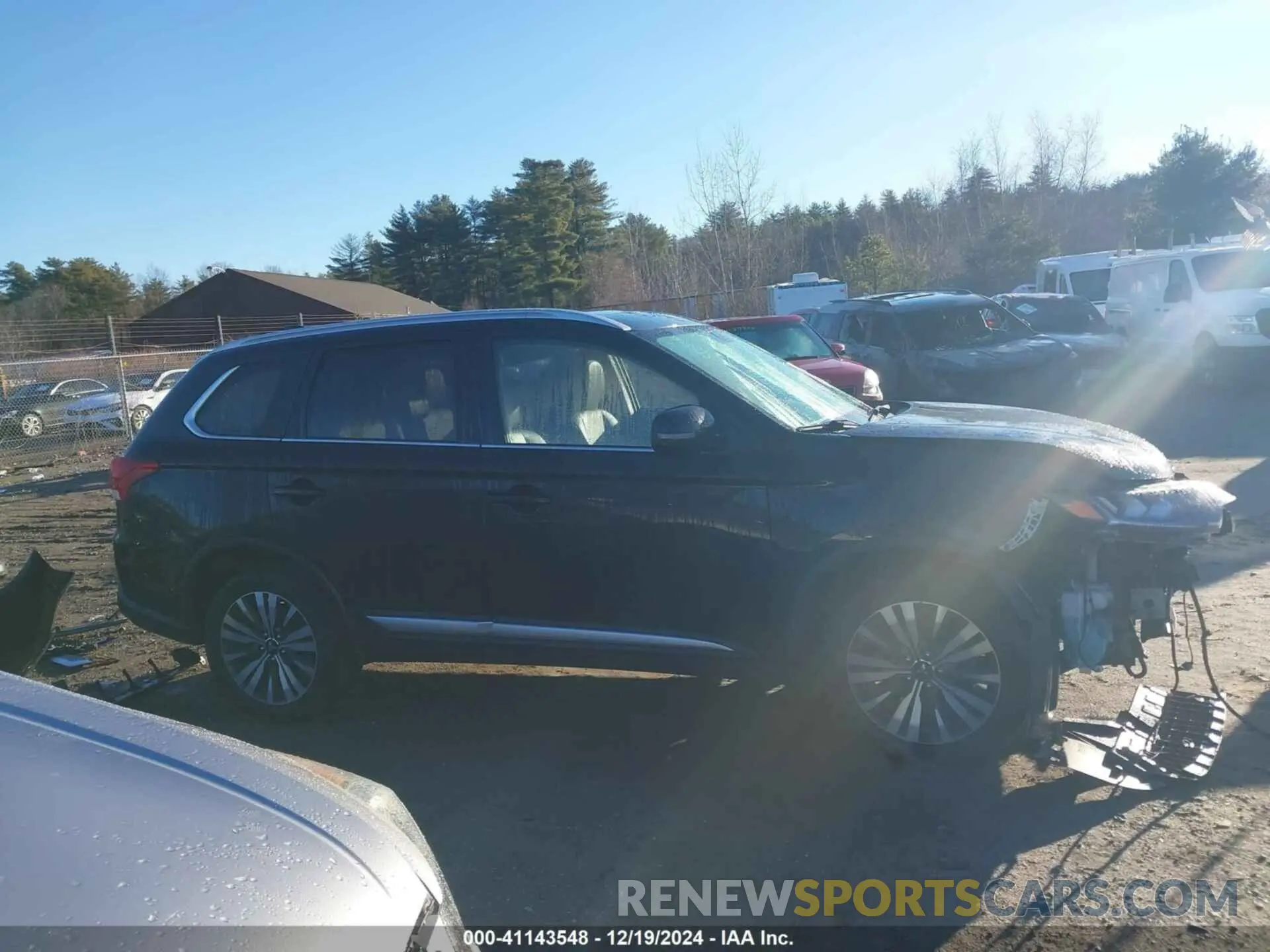 14 fotografías del automóvil dañado JA4AZ3A39KZ003363 MITSUBISHI OUTLANDER 2019
