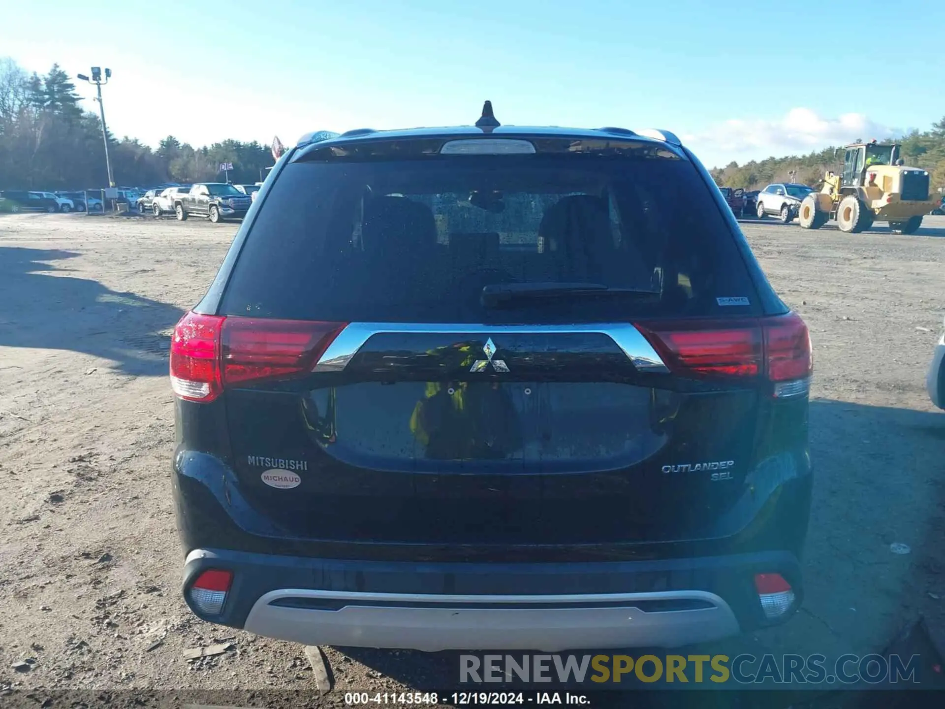 17 fotografías del automóvil dañado JA4AZ3A39KZ003363 MITSUBISHI OUTLANDER 2019