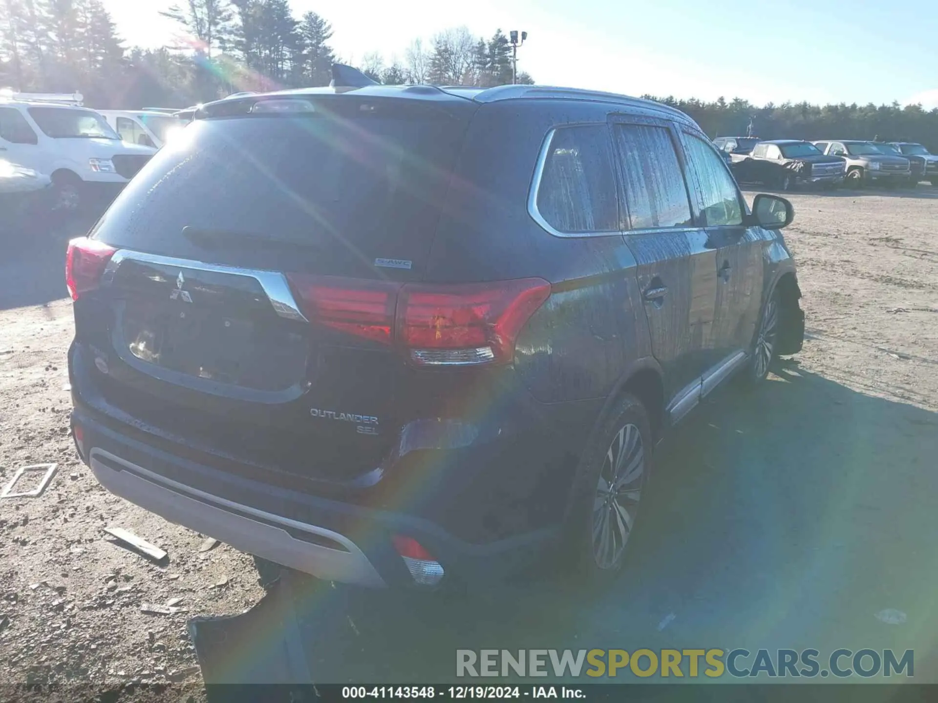 4 fotografías del automóvil dañado JA4AZ3A39KZ003363 MITSUBISHI OUTLANDER 2019