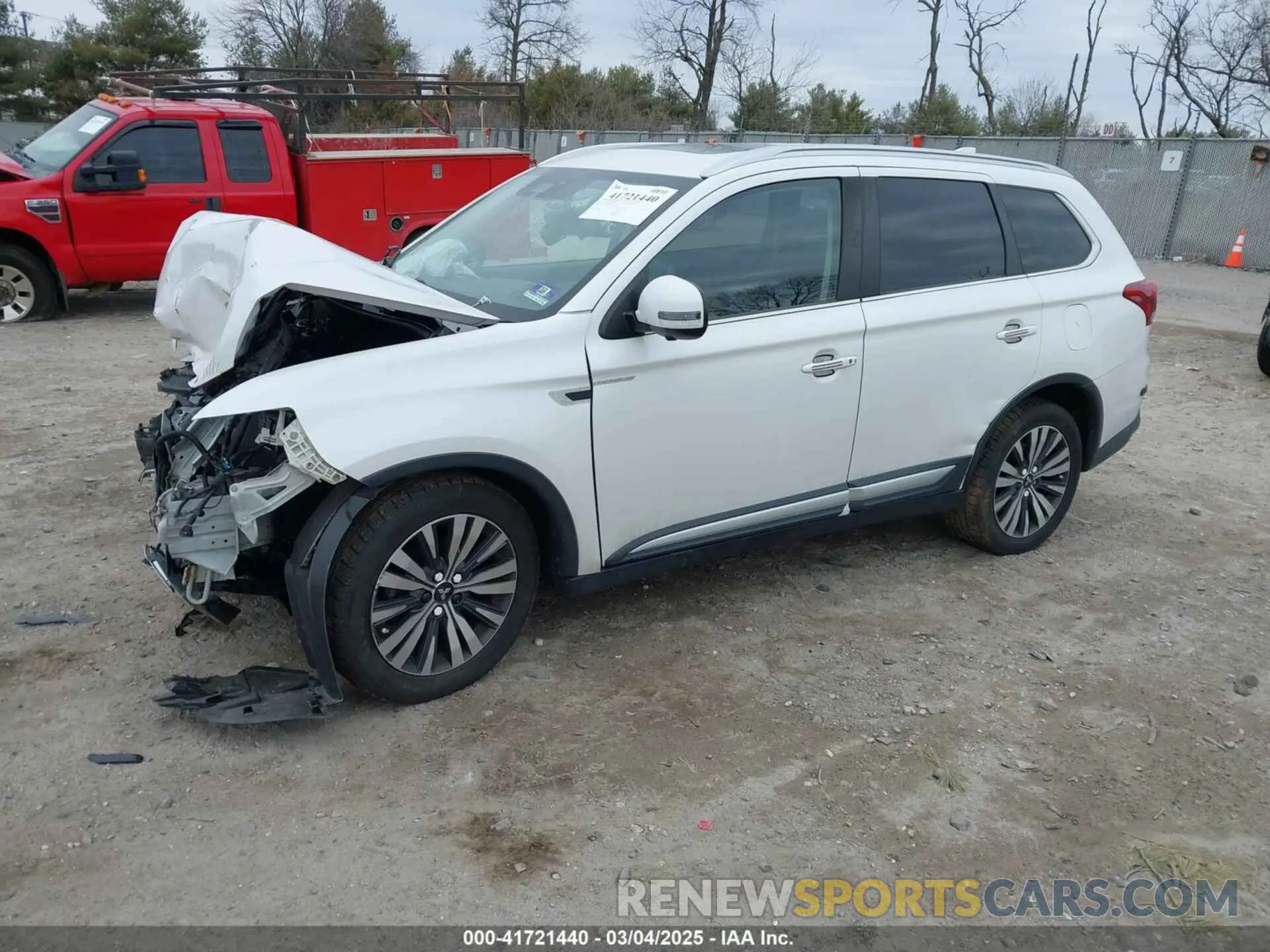 2 fotografías del automóvil dañado JA4AZ3A39KZ005940 MITSUBISHI OUTLANDER 2019