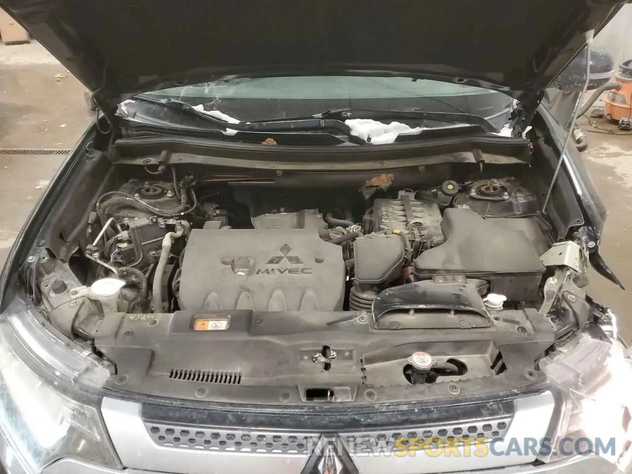 12 fotografías del automóvil dañado JA4AZ3A3XKZ008300 MITSUBISHI OUTLANDER 2019